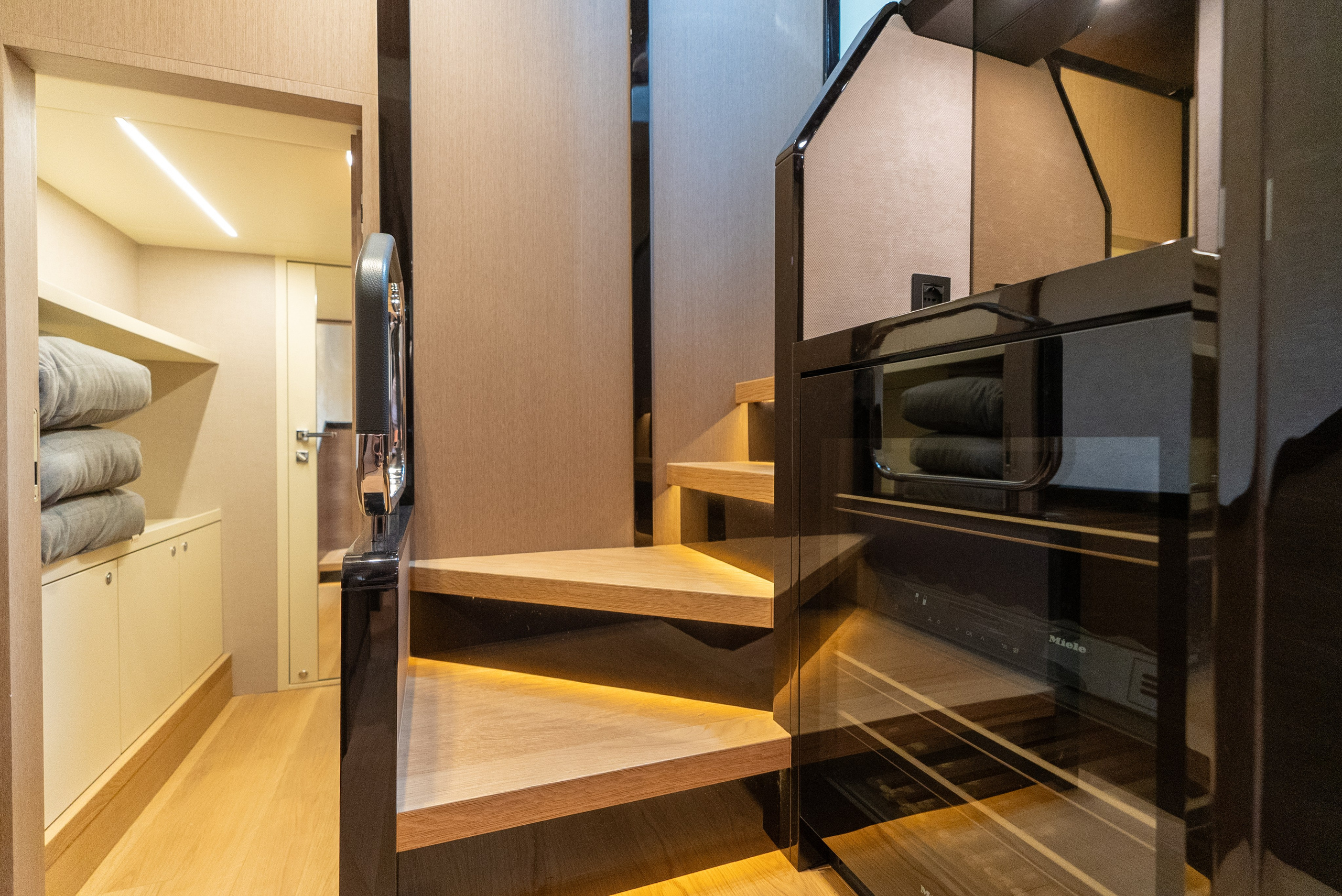 Absolute Navetta 68 Elysium. Яхтенный фотограф в Санкт-Петербурге Алексей Глухов