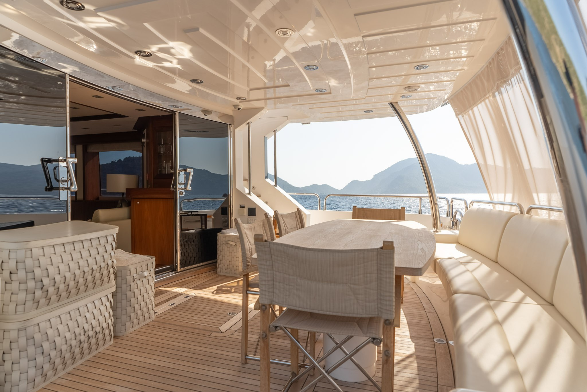 Sunseeker 30M Round Midnight. Яхтенный фотограф в Санкт-Петербурге Алексей Глухов