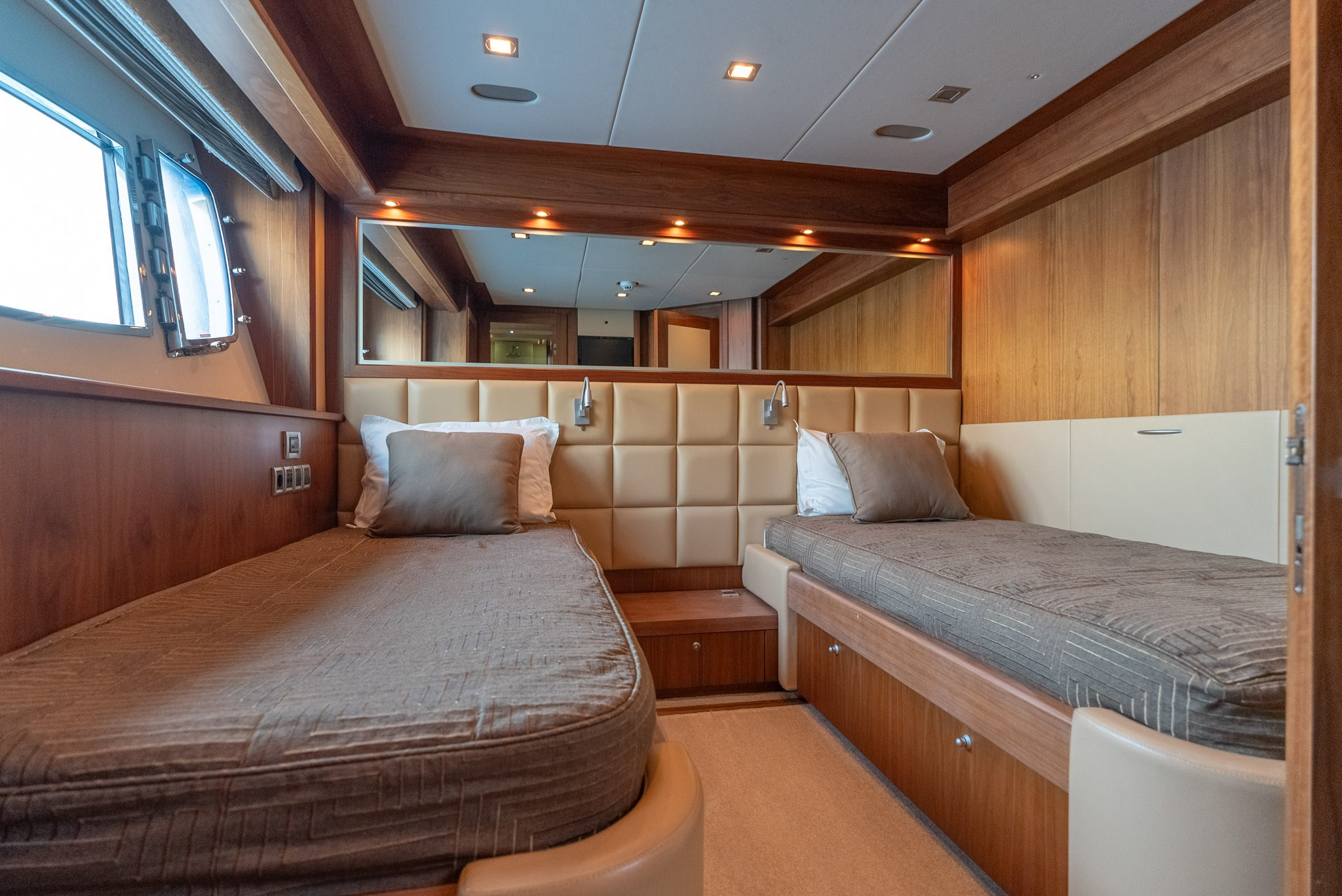 Sunseeker 30M Round Midnight. Яхтенный фотограф в Санкт-Петербурге Алексей Глухов