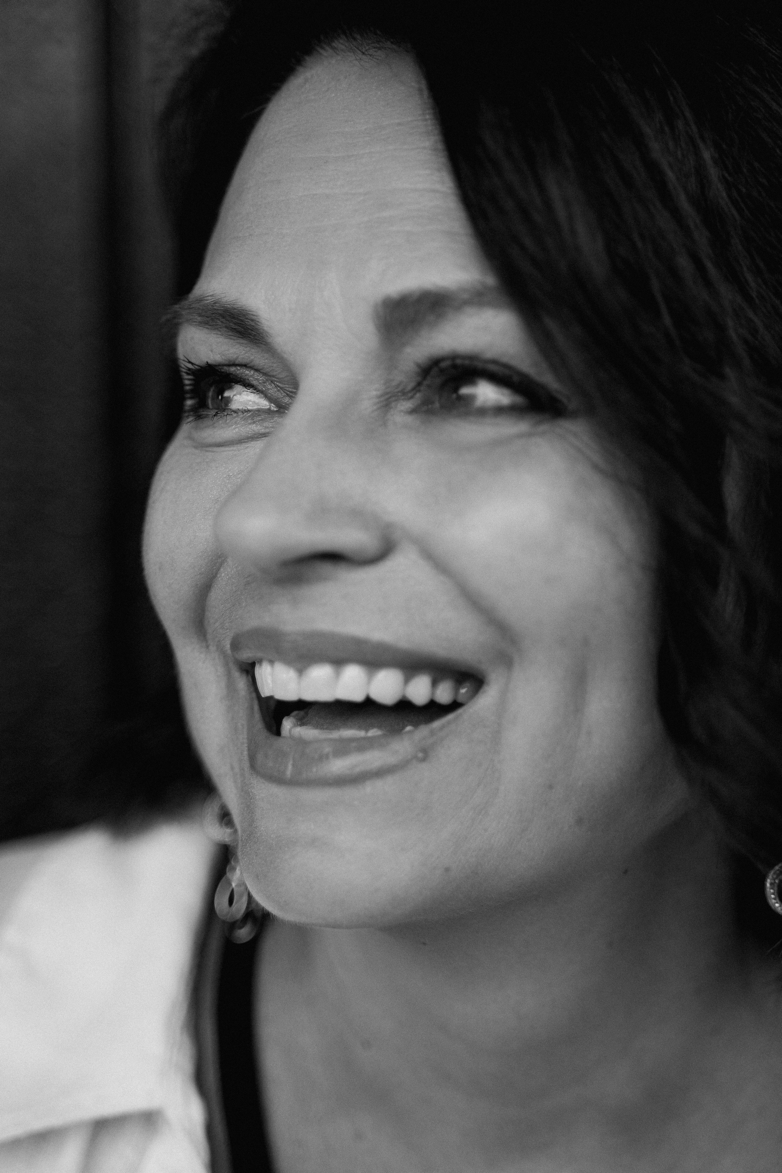 Эмоциональный портрет на Пхукете — искусство вашего образа, эмоций и красоты в виде индивидуальной фотосессии. Ян Долматов — фотограф, видеограф и продюсер на Пхукете, Таиланд