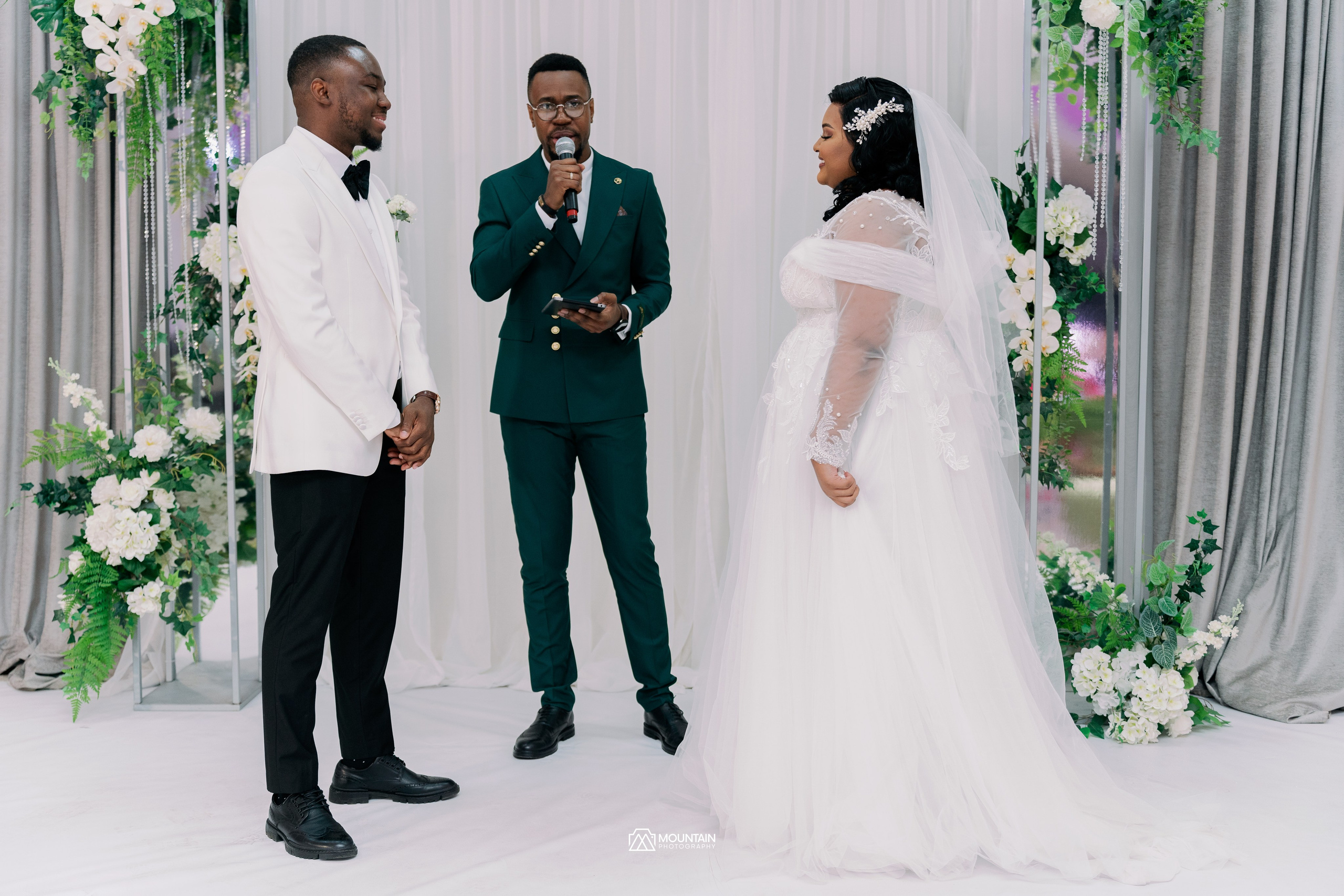 Cletus And Karabo. Я занимаюсь событийной, свадебной, товарной, студийной… фотографией