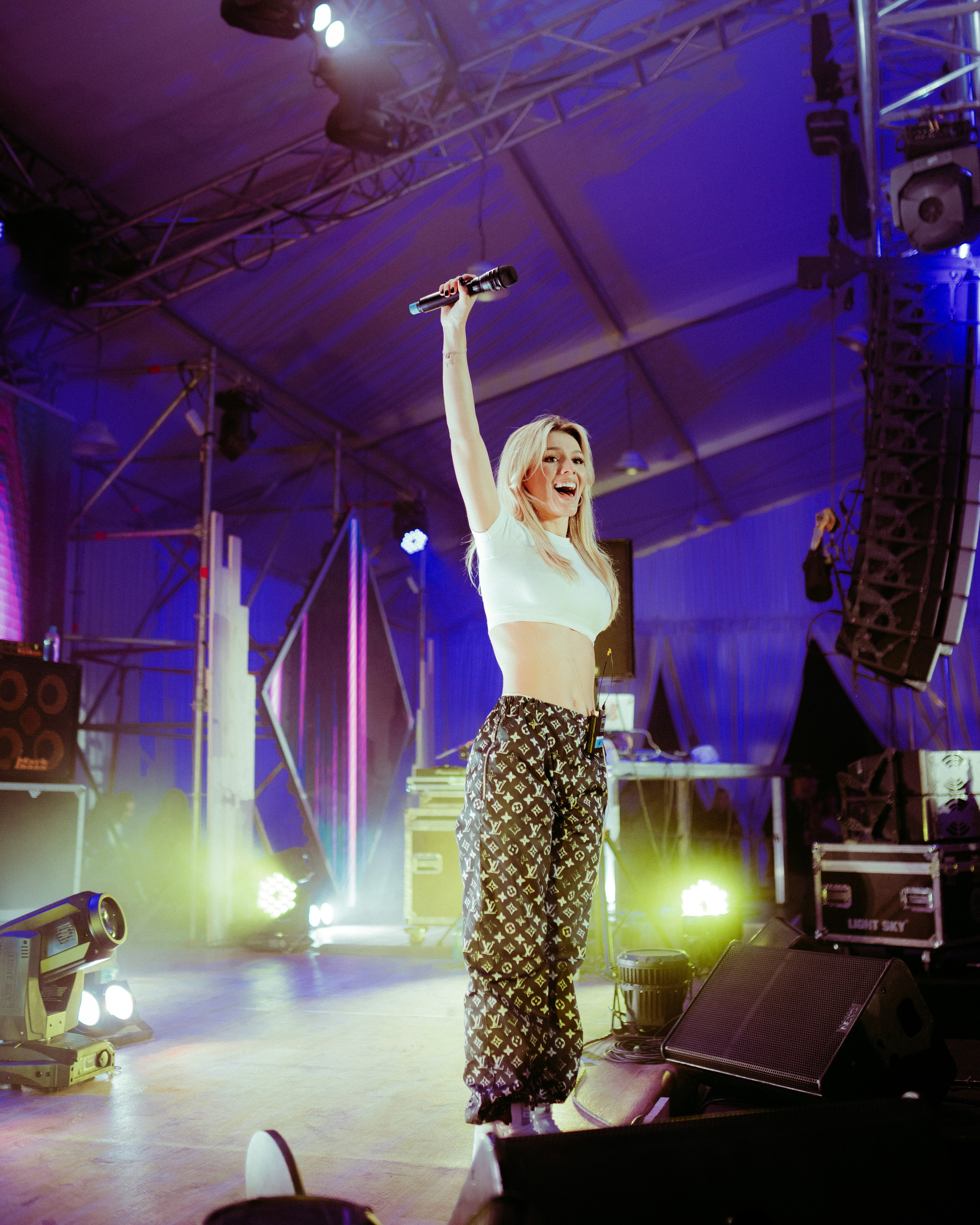 ЛЮСЯ ЧЕБОТИНА