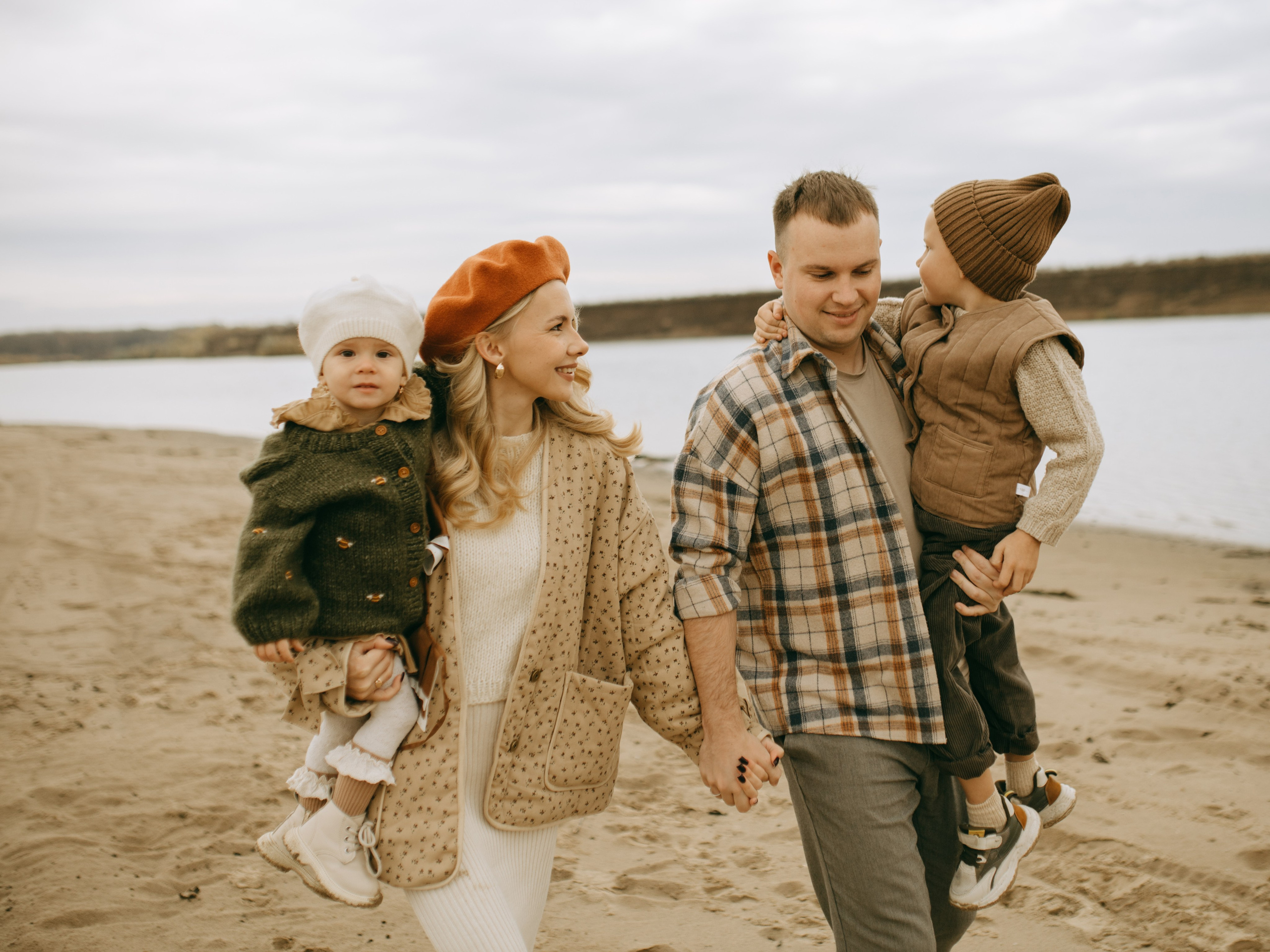 Прогулка у воды осенью. Семейный и детский фотограф в Рязани Екатерина Воронцова