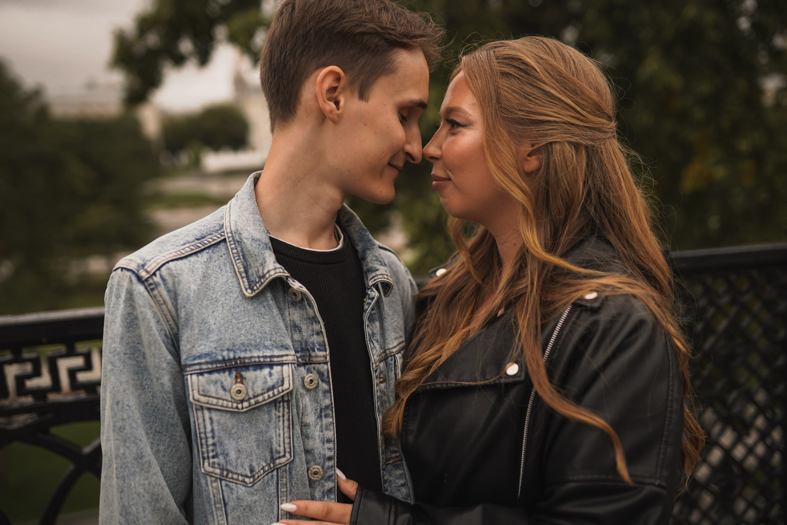 За малиновым солнцем