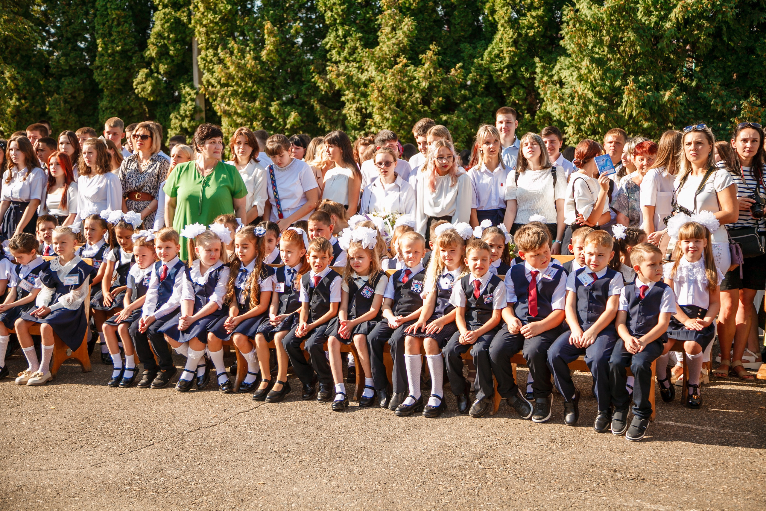 1 сентября линейка. Свадебный и семейный фотограф в Армавире