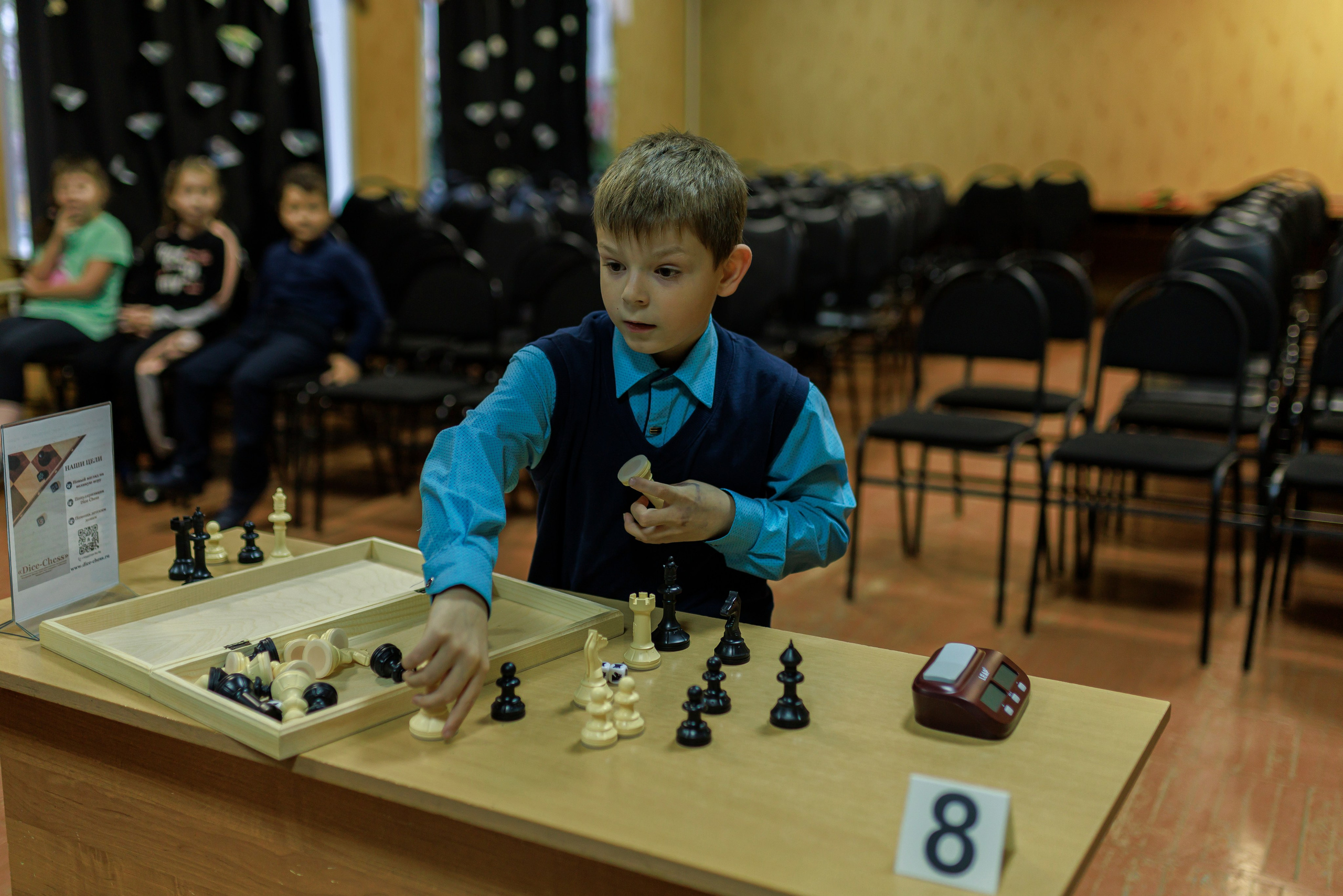Репортажная сьёмка игры в шахматы в детском доме. Семейный и детский фотограф в Рязани Васюгова Мария