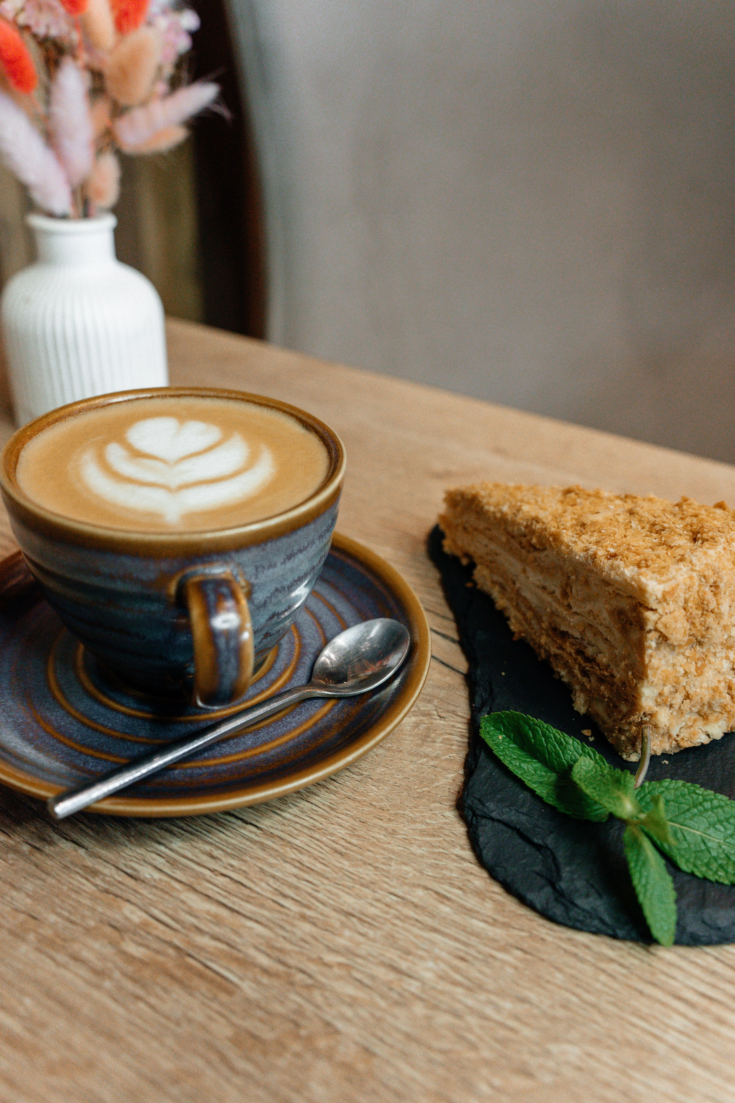 Контент- съёмка для кофейни «ЗАРЯД». Ваш семейный фотограф в Минске — Вика Трегубова