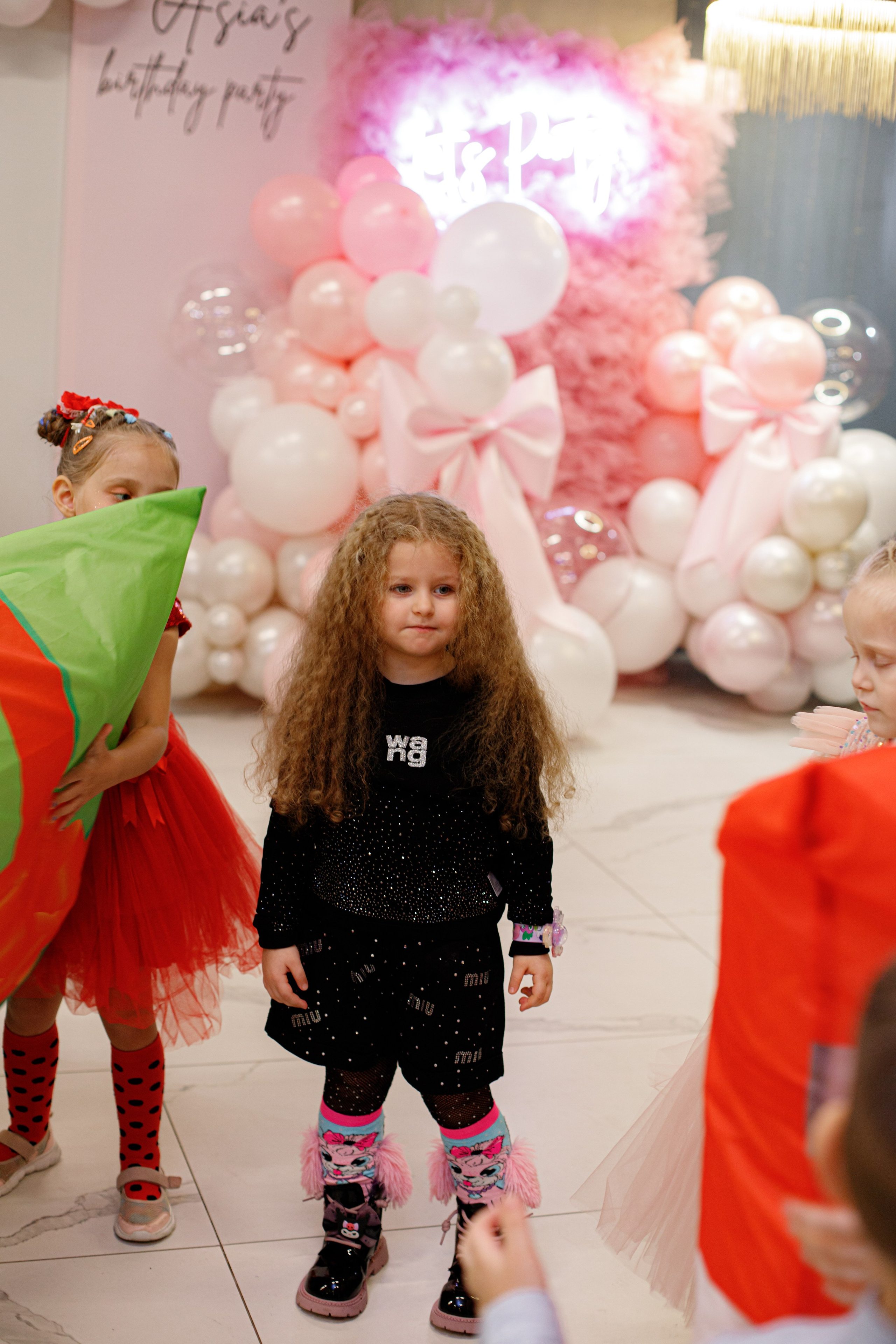 ASIA'S BIRTHDAY PARTY. Photokarish