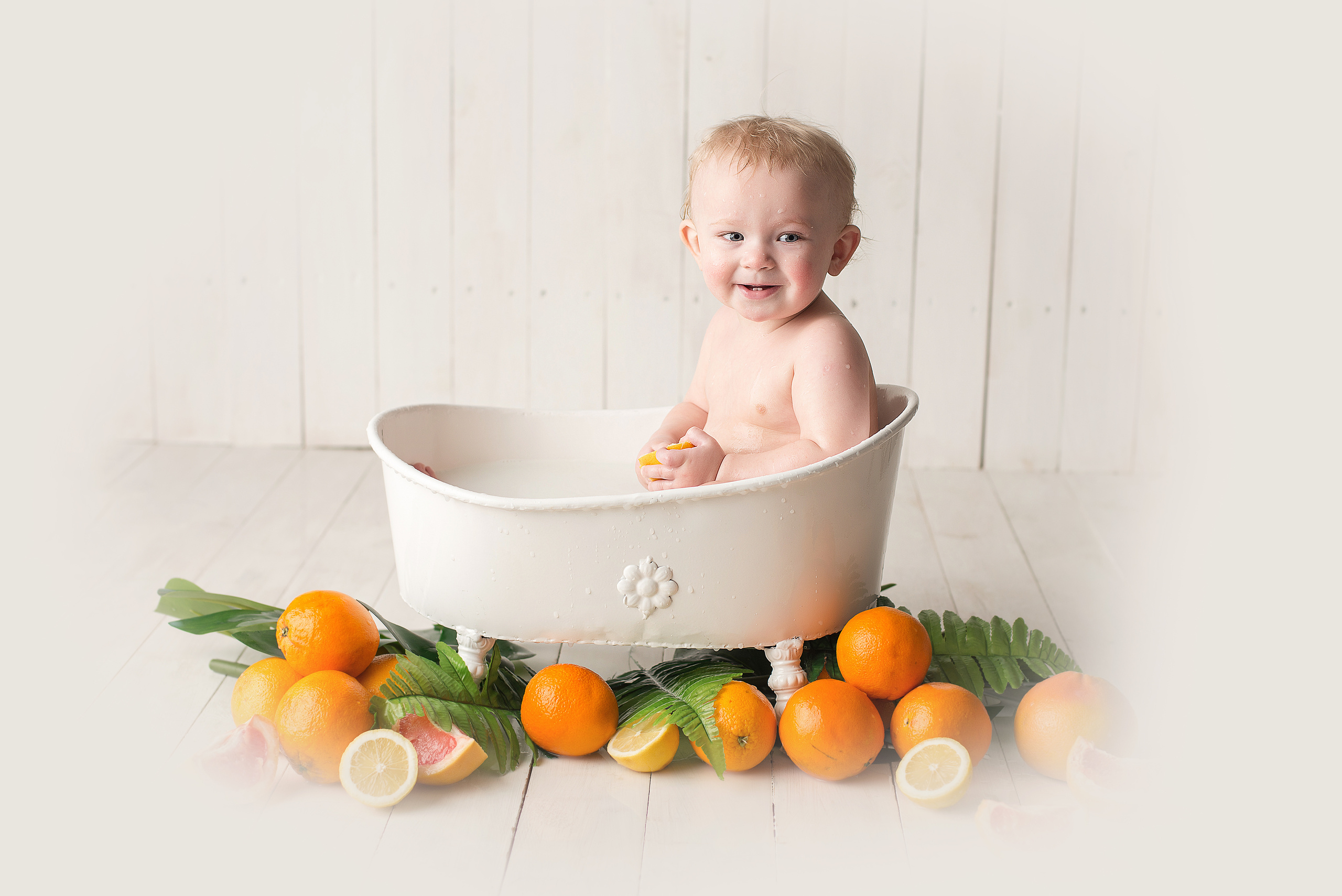 Молочные ванны Даниил. Фотограф новорожденных Василиса Панькова