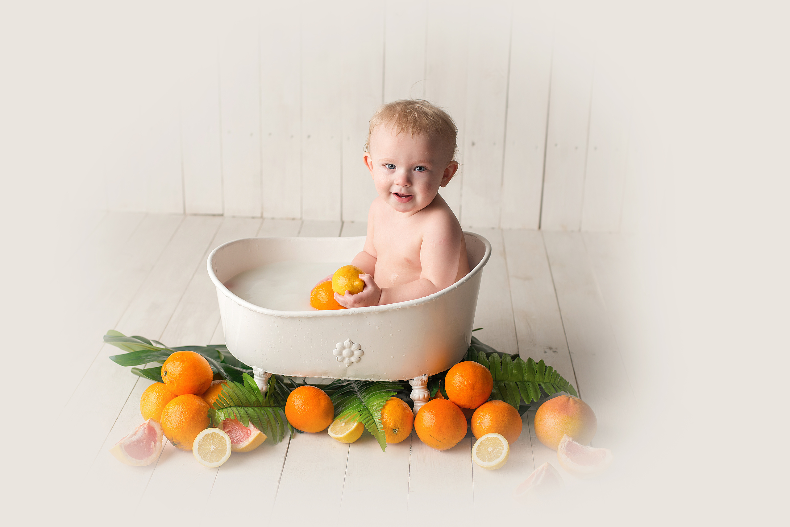 Молочные ванны Даниил. Фотограф новорожденных Василиса Панькова