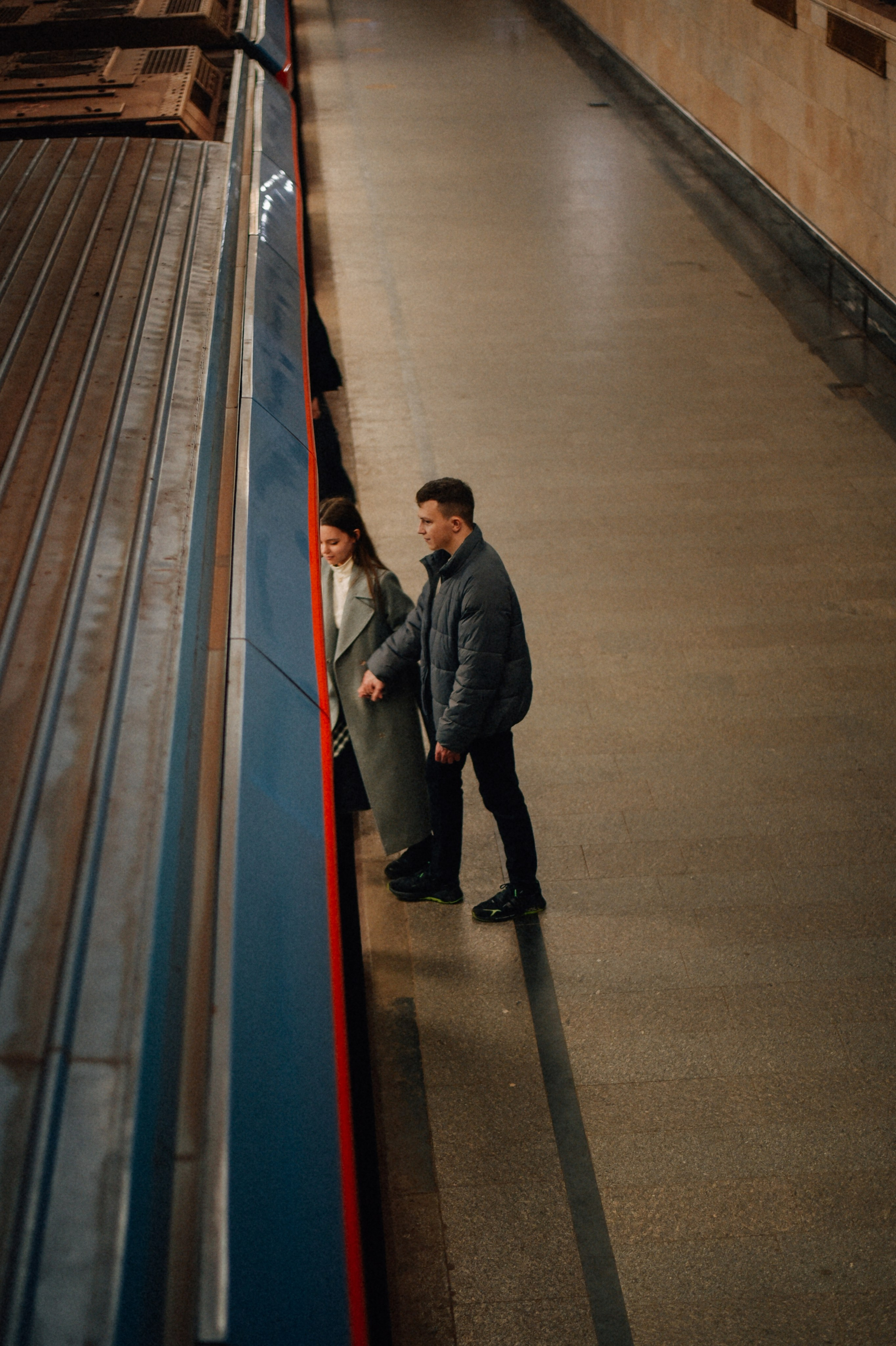 Пустое метро. Фотограф Лола Волна, город Москва