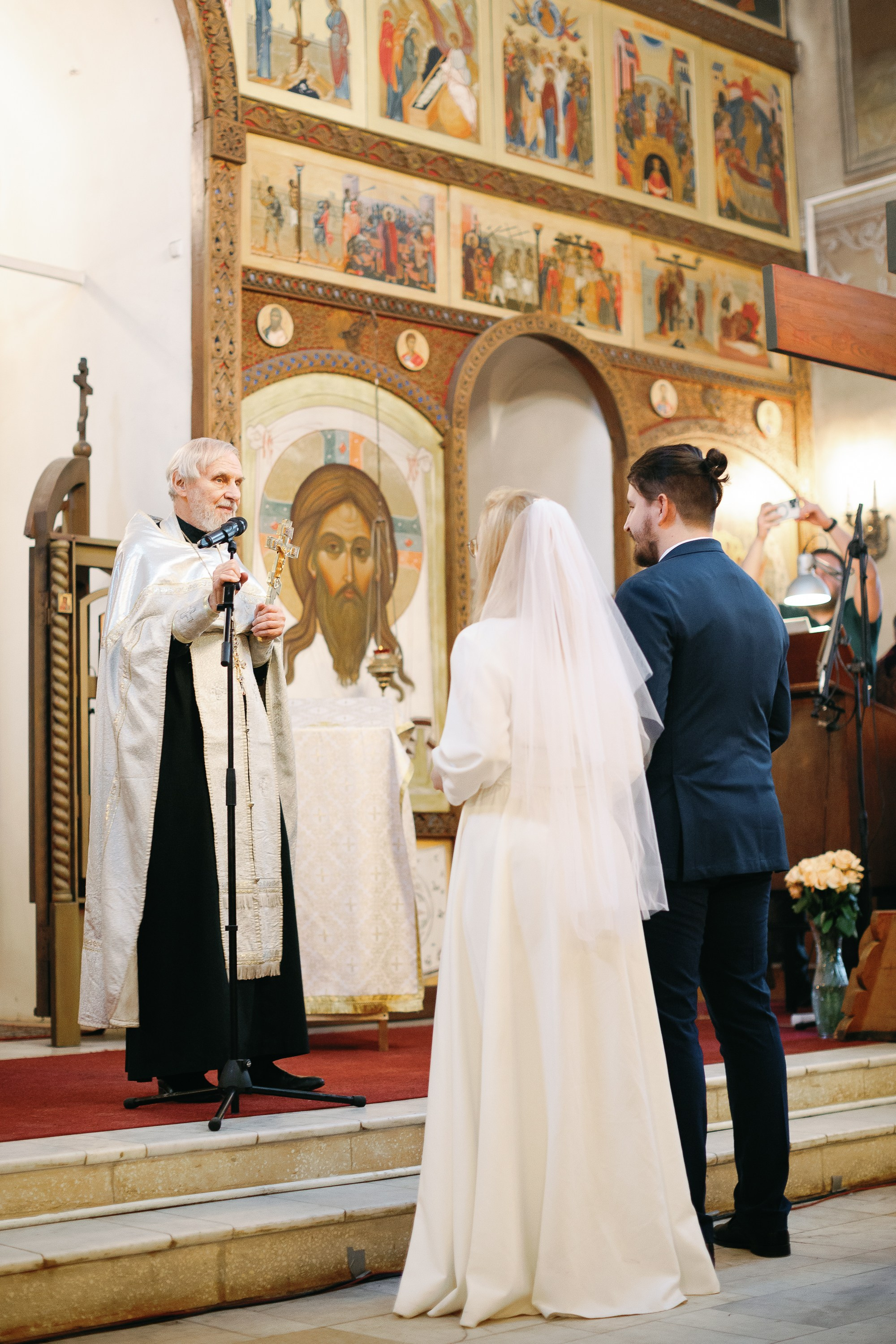 Венчание в храме свв. бесср. Космы и Дамиана в Шубине. Фотограф Арсений Юревич.