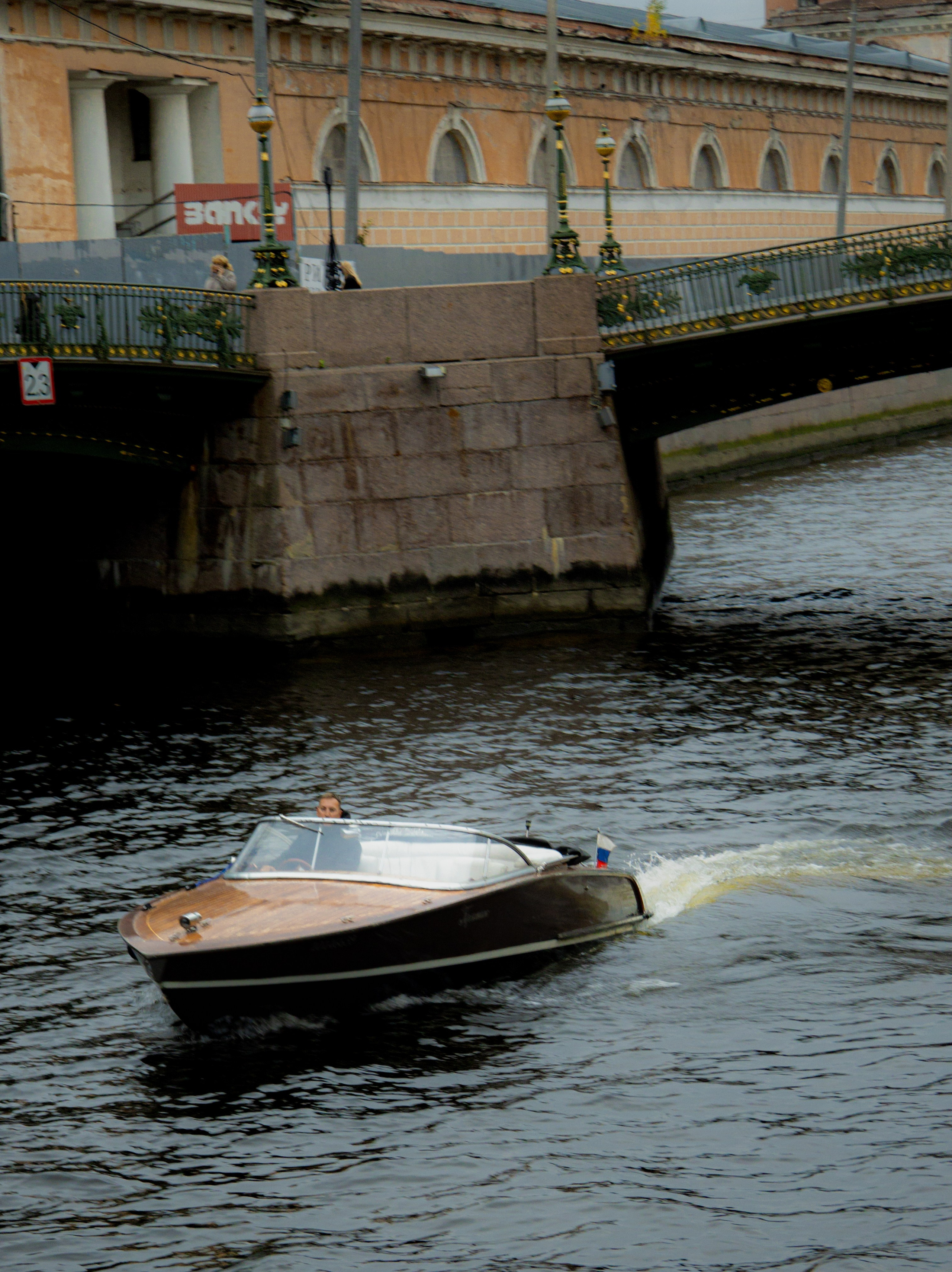 По рекам и каналам…