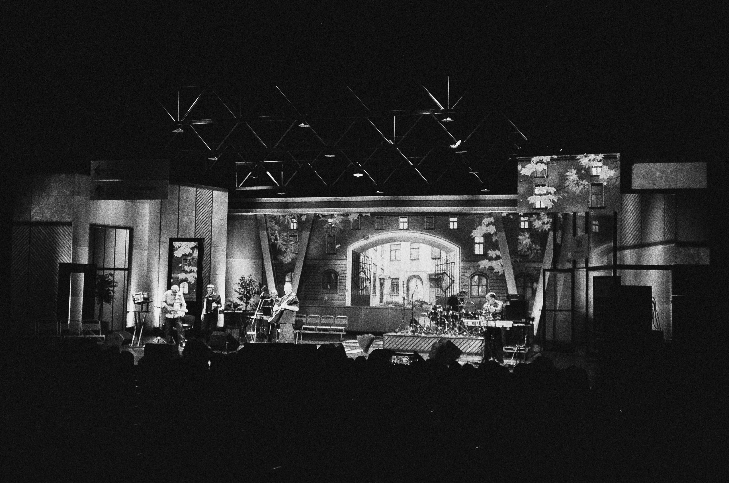 Chinon Auto 3001 / Ilford Pan 400 / Театр Моссовета, Театр Российской