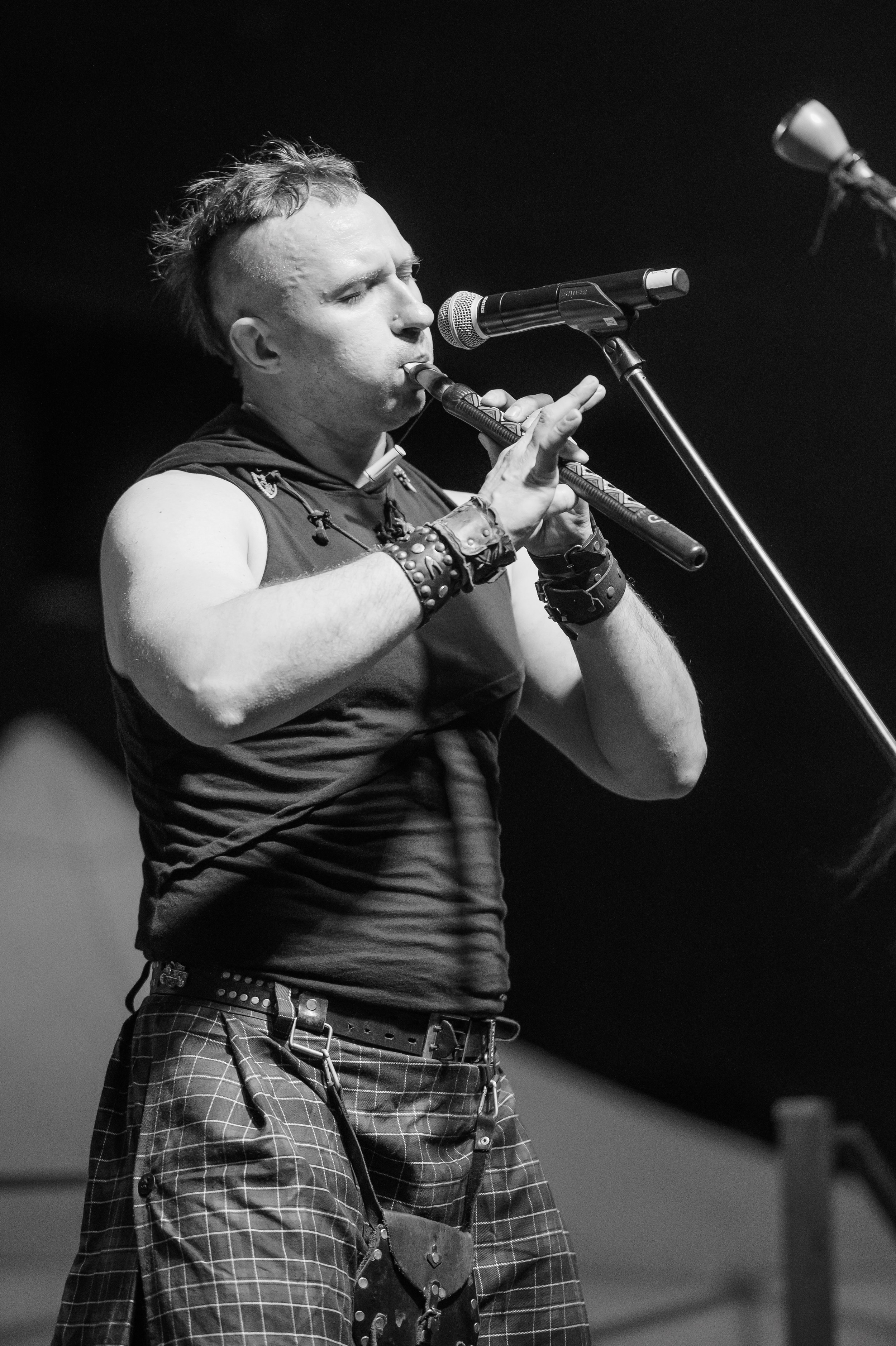 BROKEN DRONEZ между светом и тенью от Алексея Клейменова