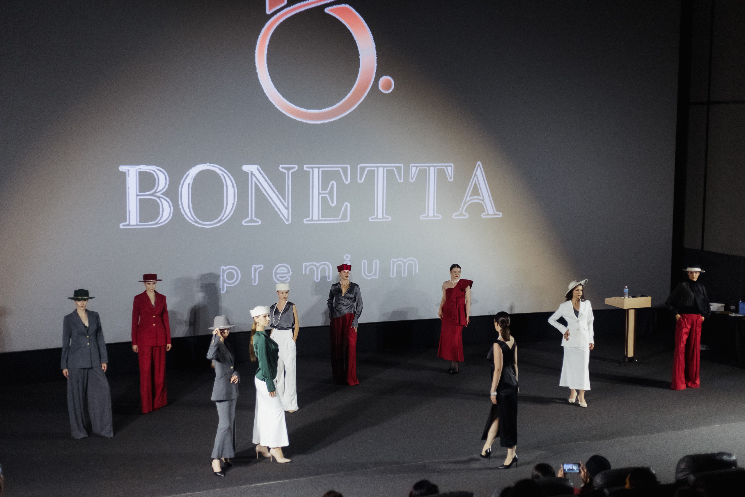 ФЭШН КОНФА. СВОИ. ФОТООТЧЕТЫ-СОБЫТИЯ-МЕСТА