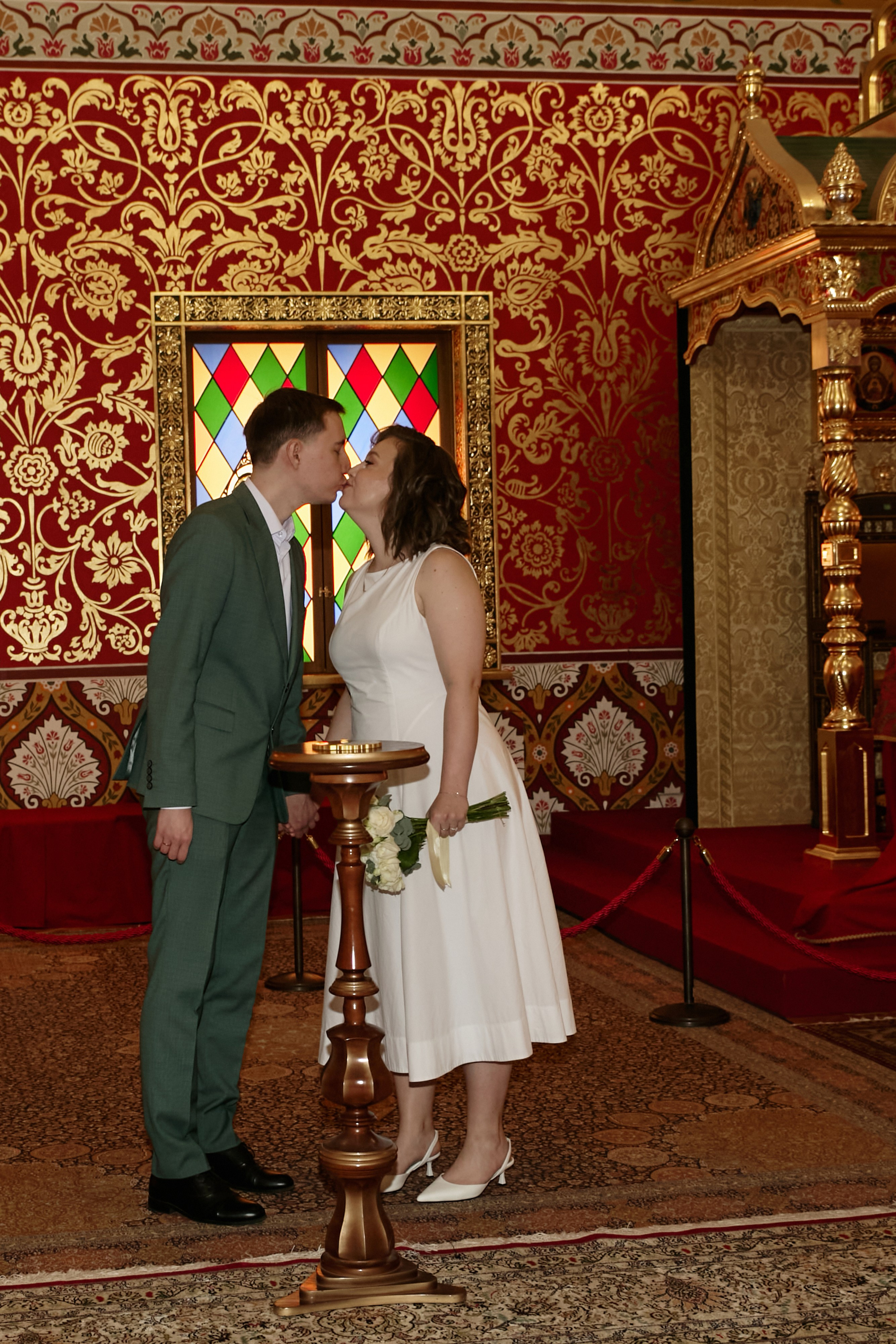 Анонс, свадебная съёмка Александра и Анастасии. Роспить — дворец каря Алексея Михайловича в парке Коломенское, прогулка Коломенское. Фотограф и свадебный фотограф в Москве