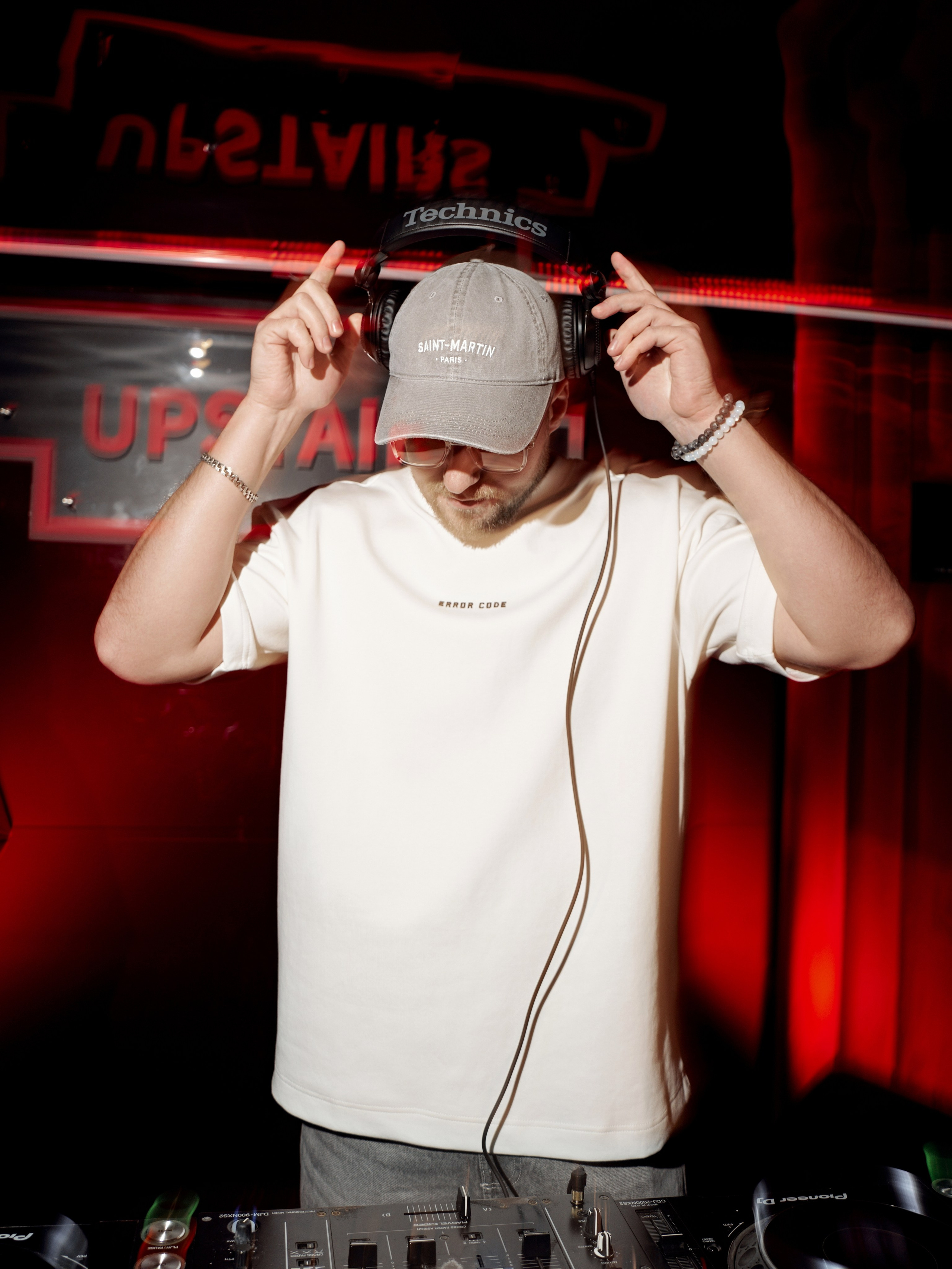 CLUB. NOIZOMAX Художественный фотограф в Дубай