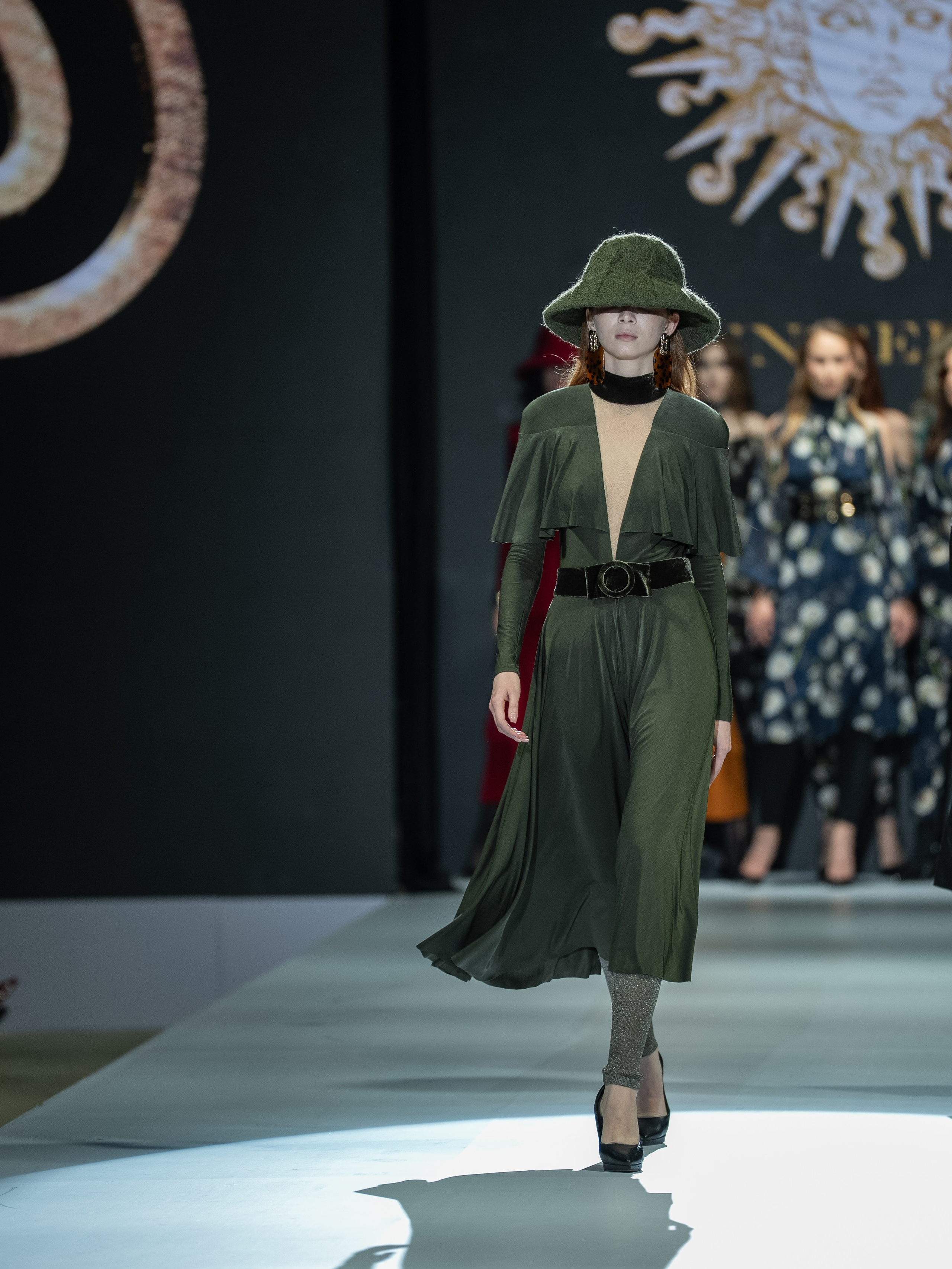 EURASIAN FASHION WEEK Sun Sergio. Сайт Алматинского НЮ АРТ, будуар и фэшн фотографа Дениса Карпенко