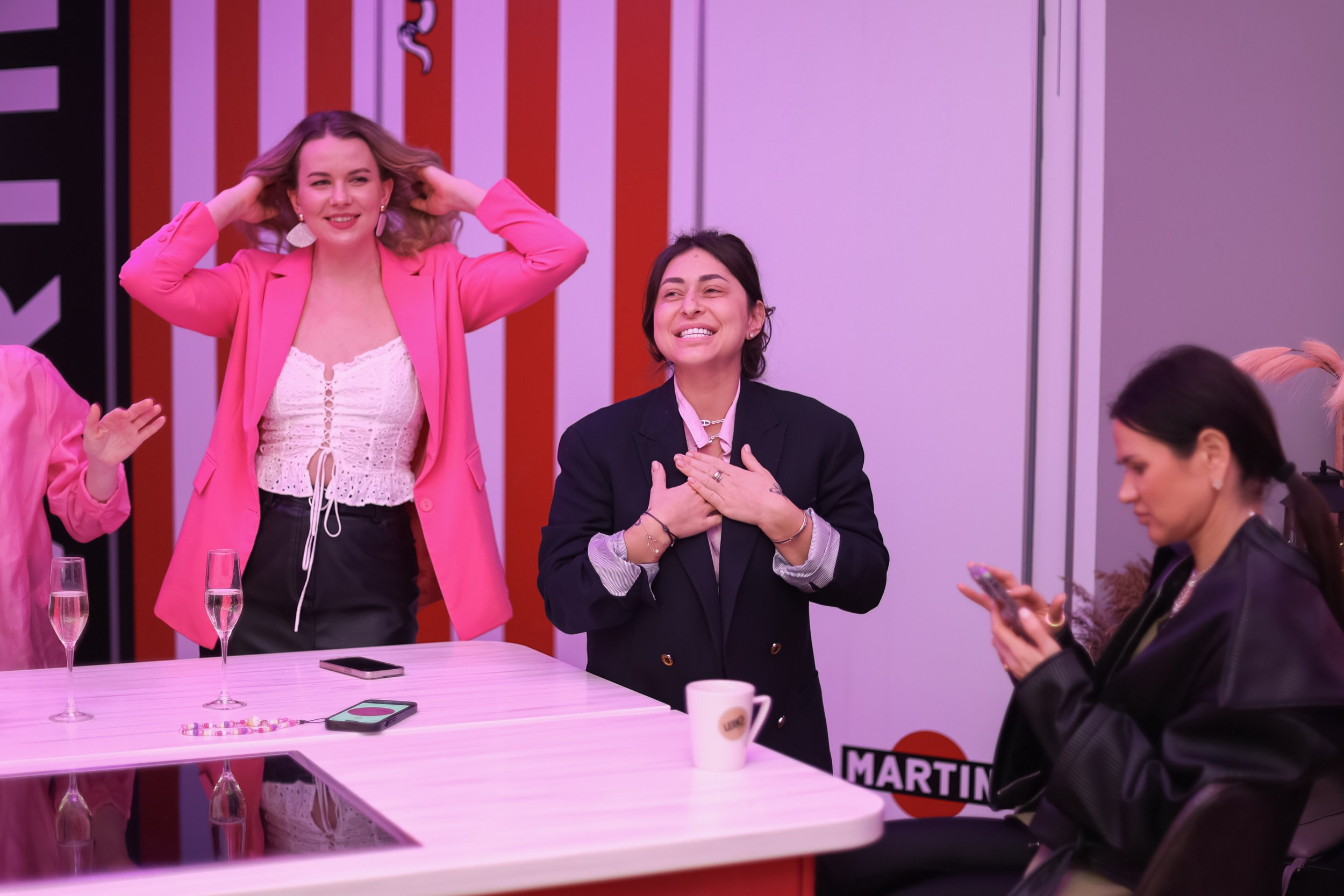 Вечеринка 8 марта в EventyOn. Репортажный фотограф видеограф в Москве Ольга Плаксина