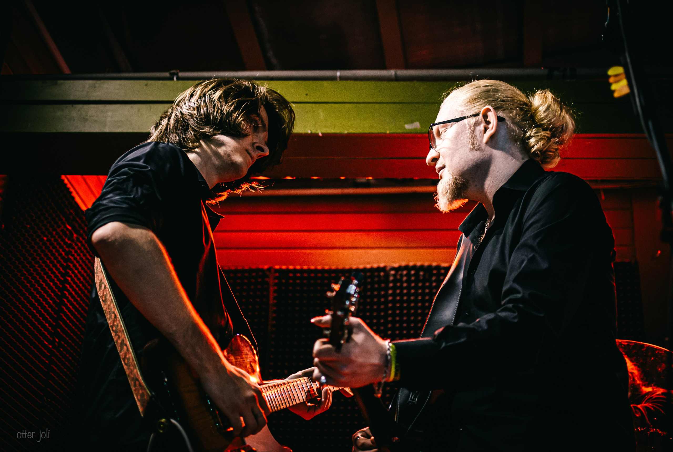 Голова Муэссы | Китайский лётчик Джао Да. Концертный репортёр Валерия Сафина