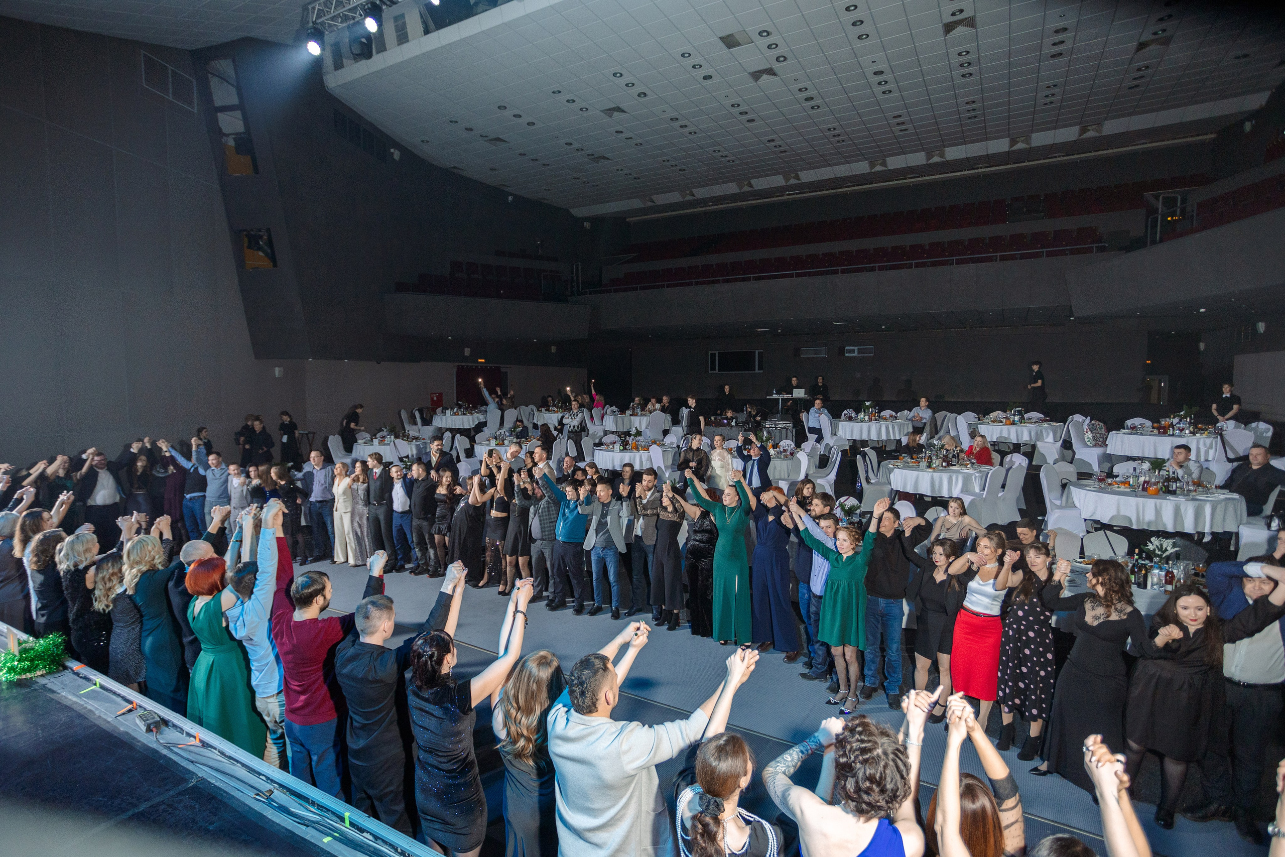 РЕПОРТАЖ: НОВЫЙ ГОД В ДК МЕТАЛЛУРГ. Профессиональный фотограф в Ижевске Леша Петров