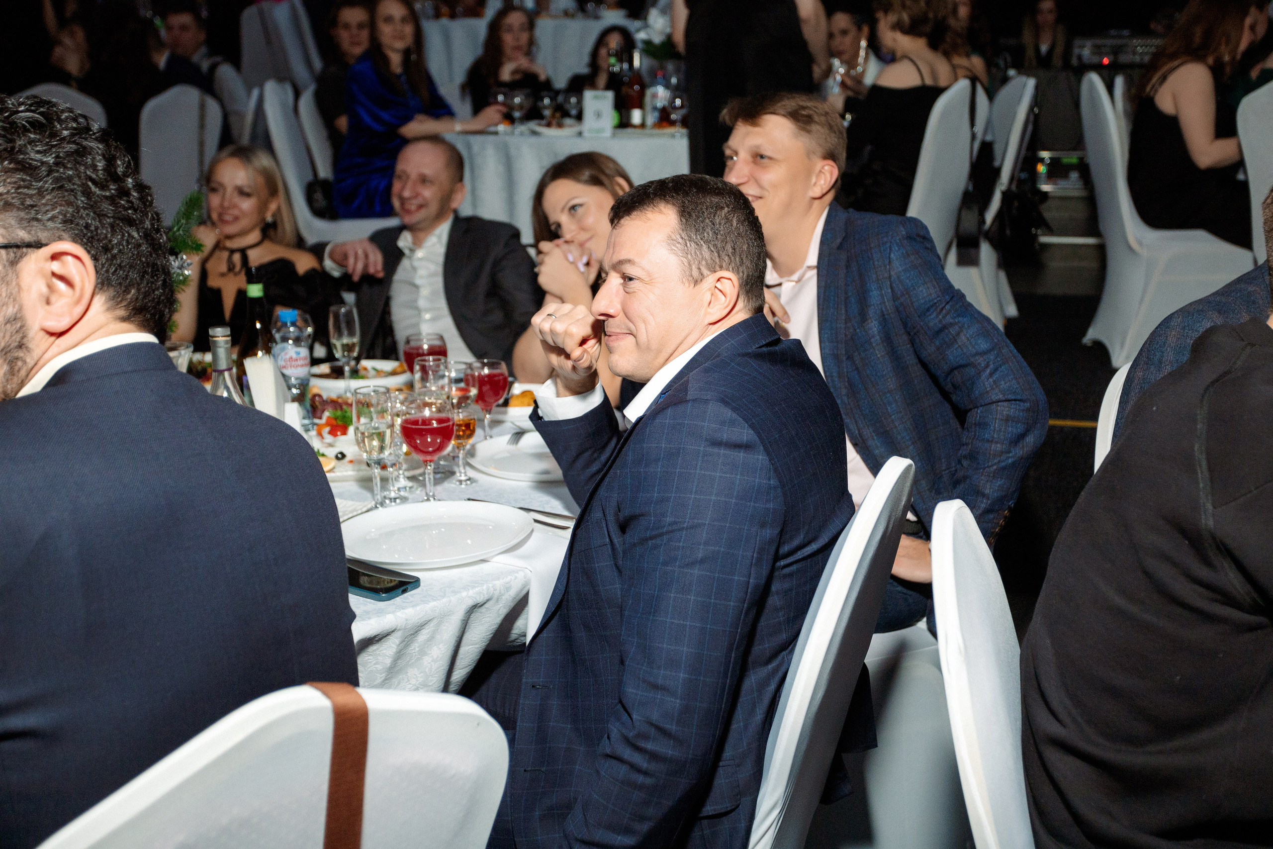 РЕПОРТАЖ: НОВЫЙ ГОД В ДК МЕТАЛЛУРГ. Профессиональный фотограф в Ижевске Леша Петров