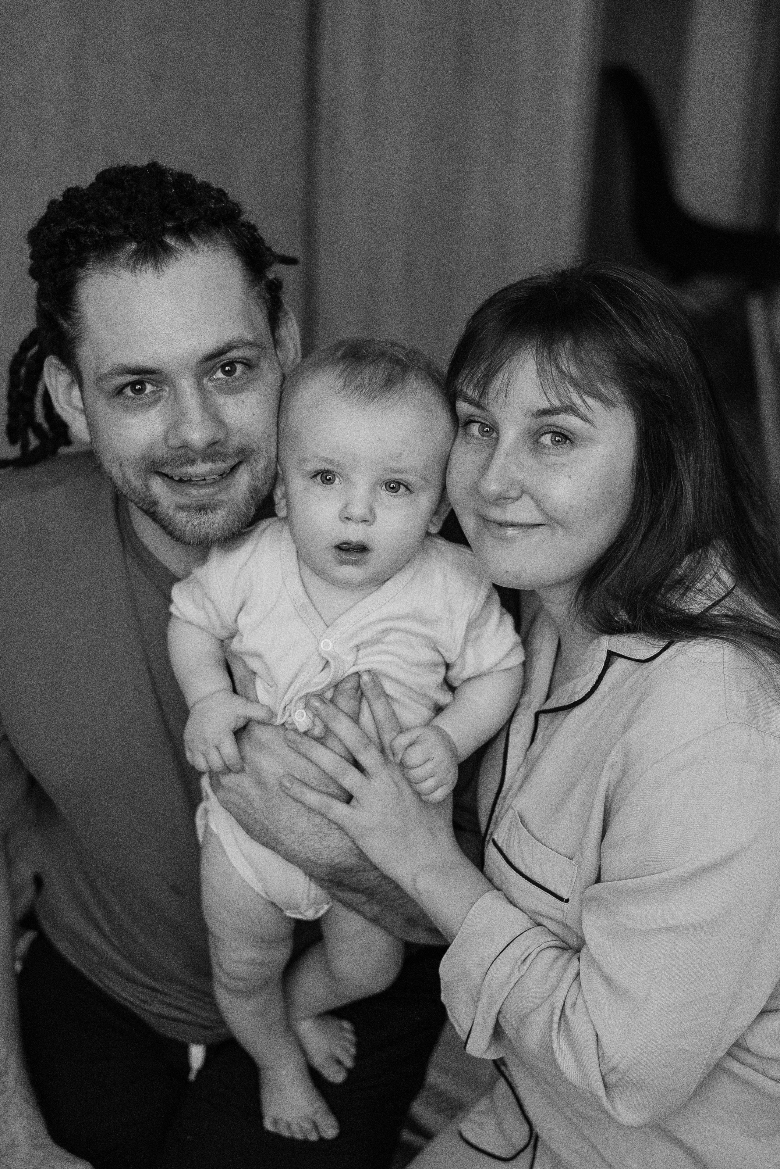 Домашняя семейная фотоссесия с малышом. Семейный фотограф в Железнодорожном Масаева Елена