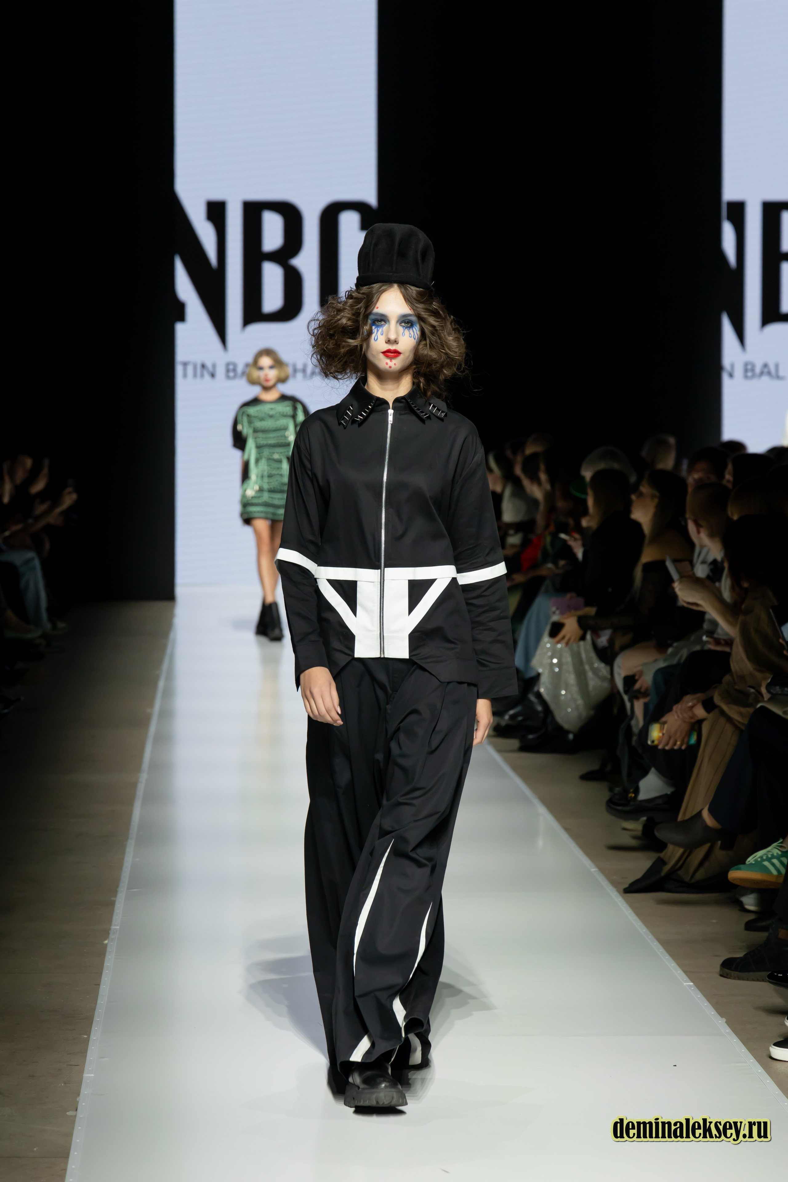 Московская неделя моды 2024 9 октября дизайнер NITIN BAL CHAHUAN presented by Fashion Design Council of India. Репортажный, семейный и студийный фотограф в Москве Демин Алексей