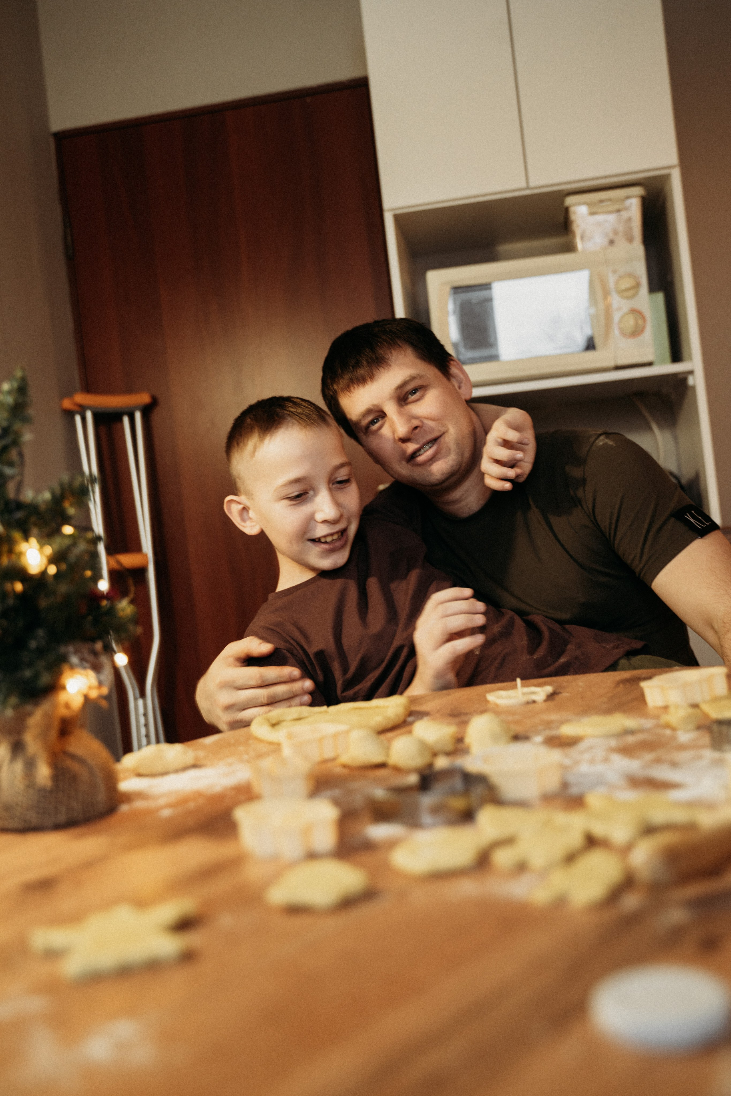 Семья на кухне