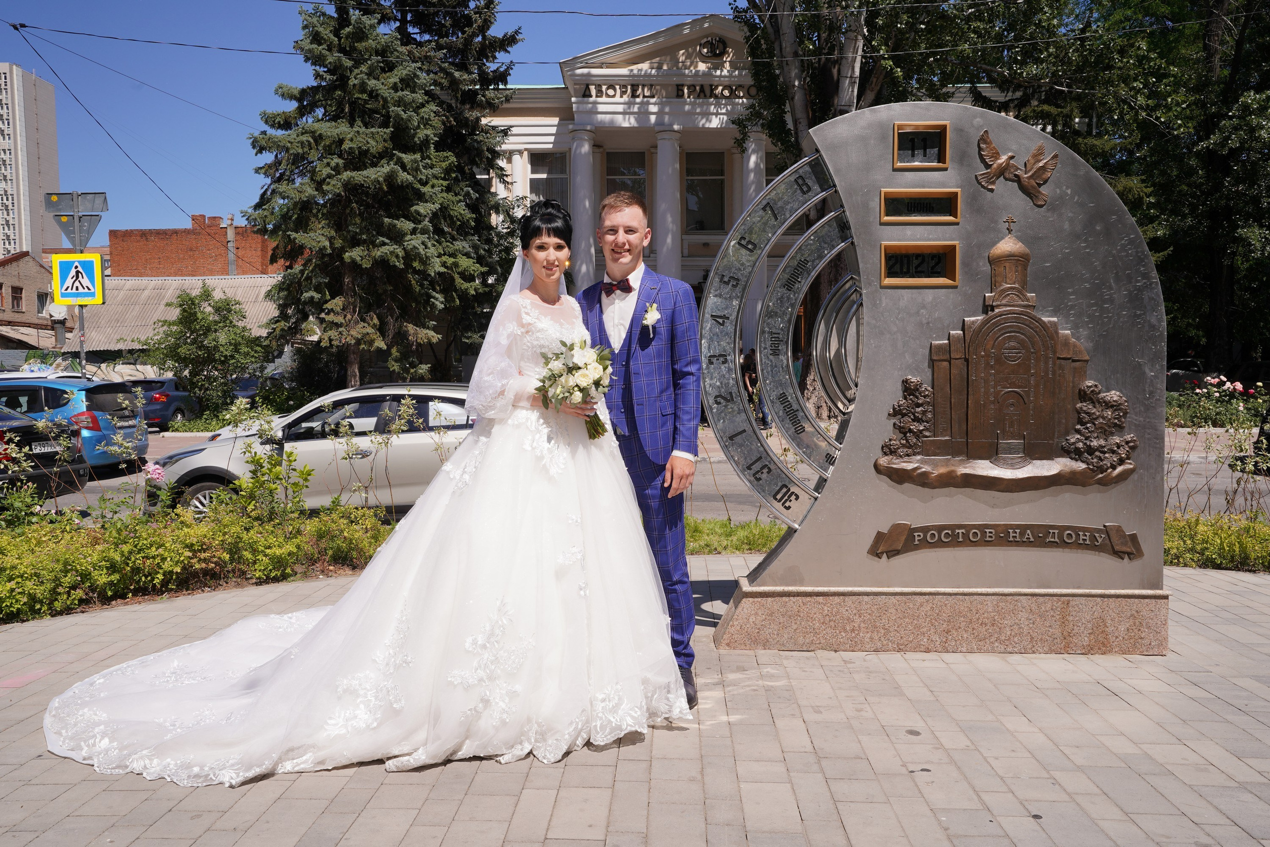 Макс и Анна. MEMENTO.Выпускные альбомы, школьные, юбилейные и другие книги. Ростов-на-Дону