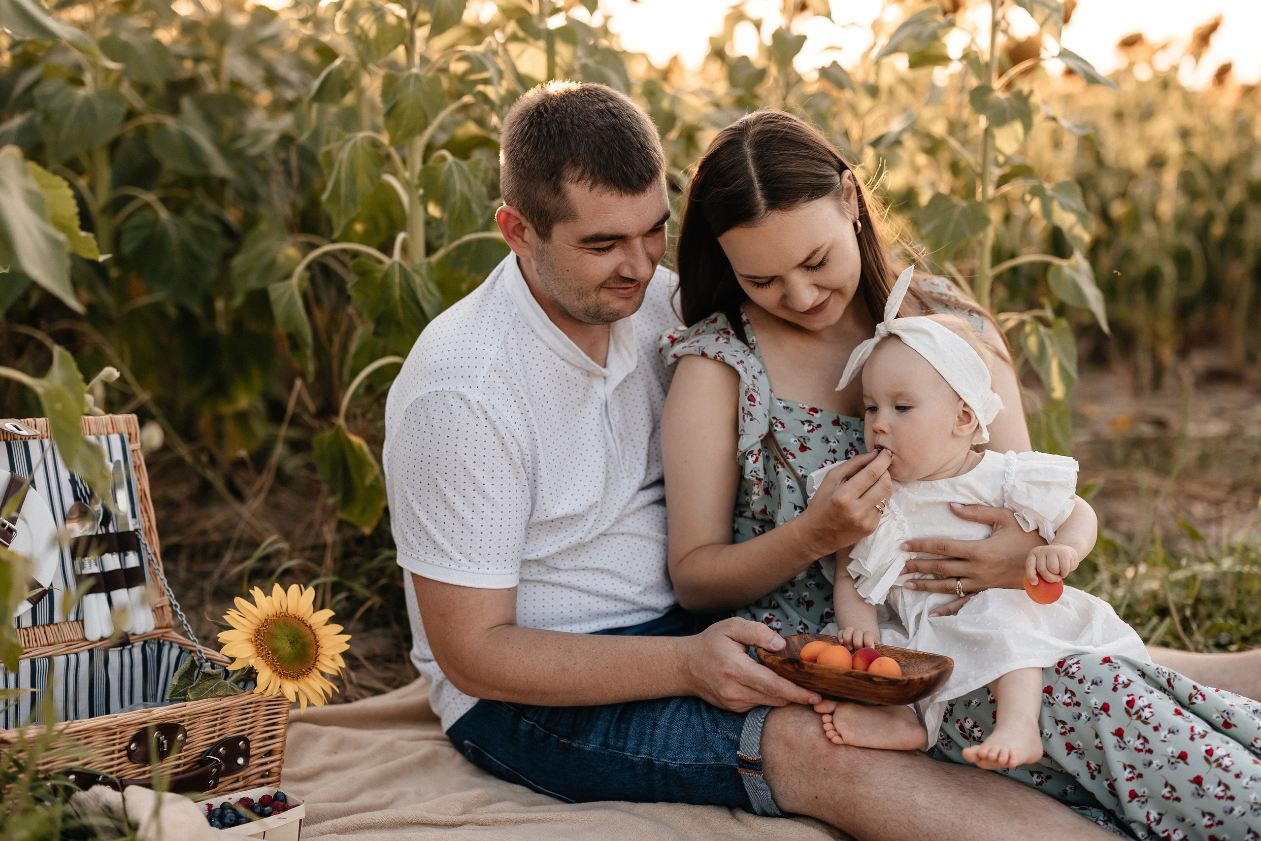 Наталья, Артем и Ксюша. Семейный фотограф Минск Усова Ольга