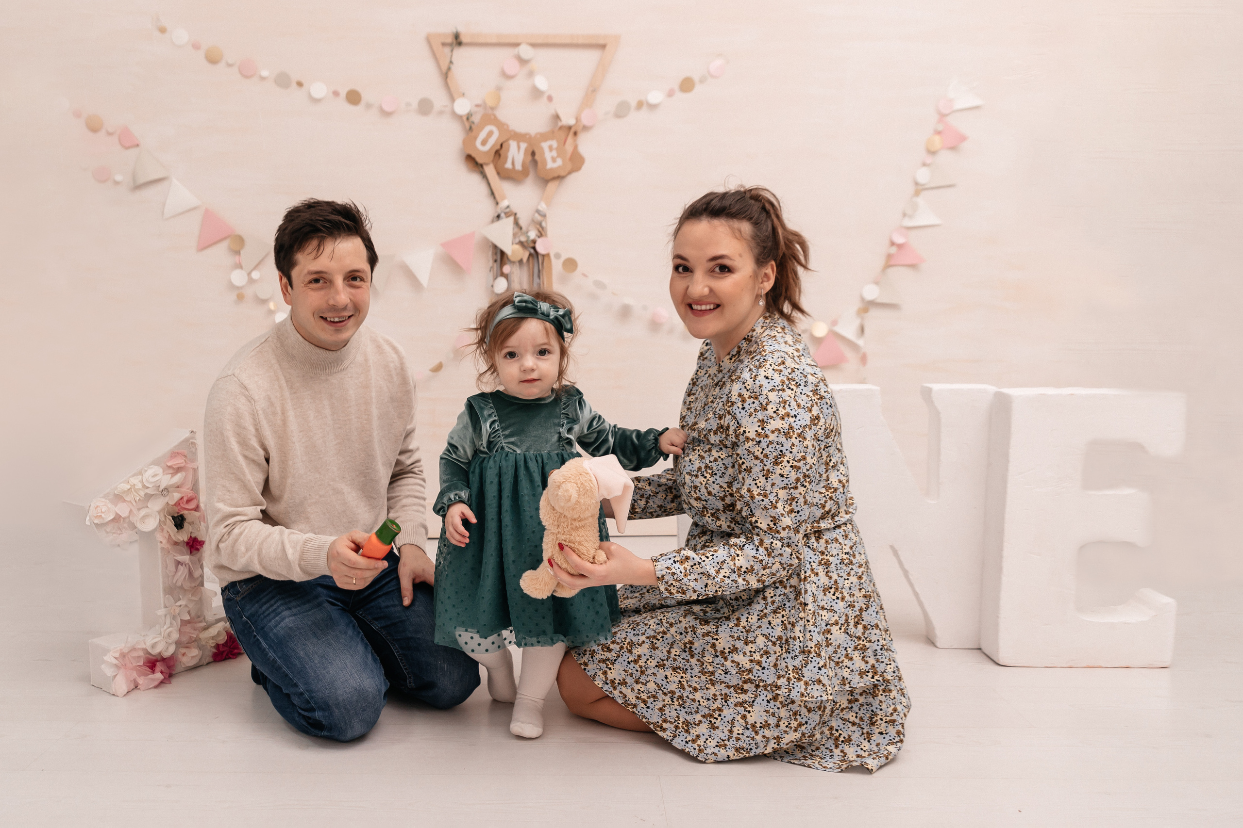 Элла, Андрей и Белла. Семейный фотограф Минск Усова Ольга