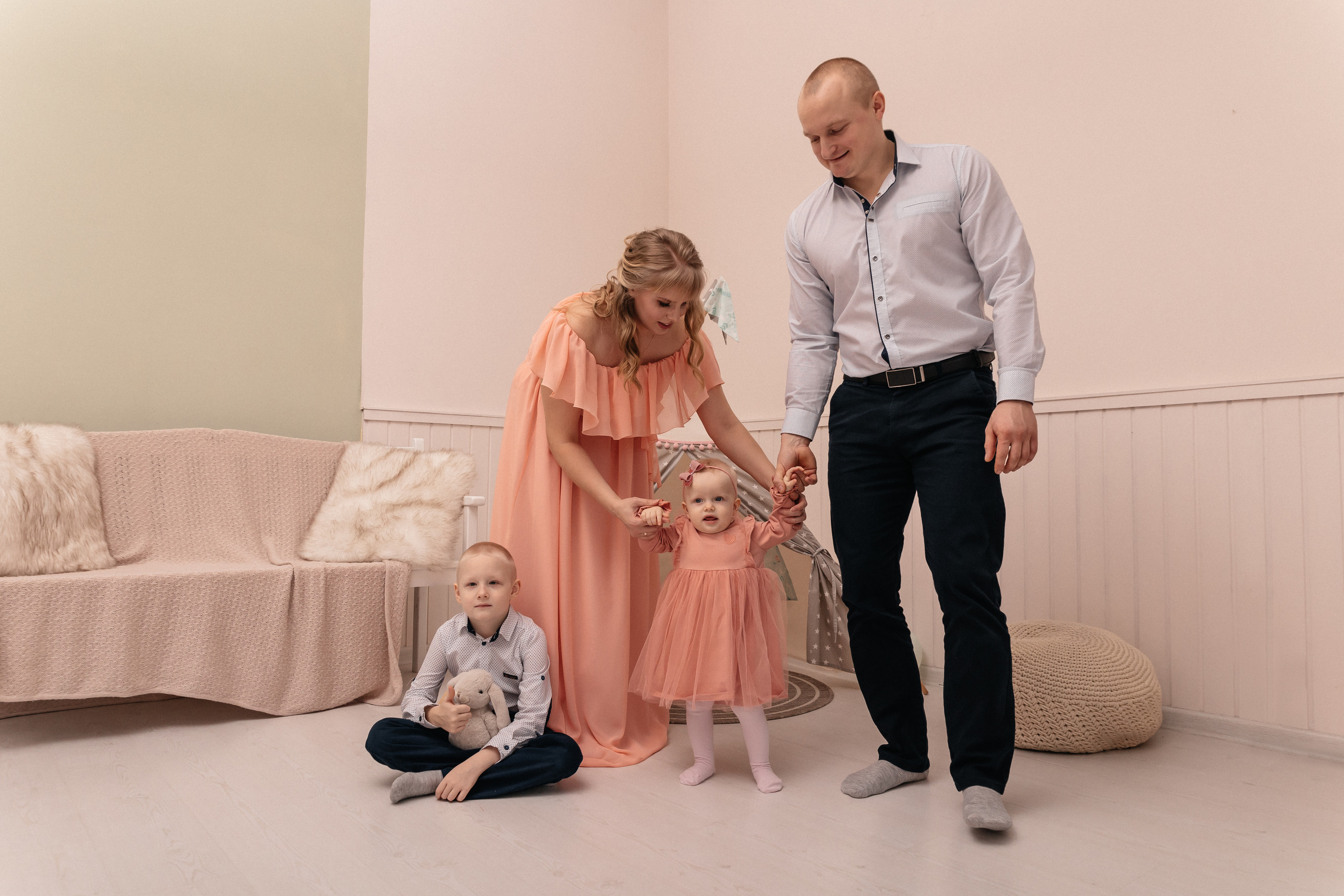 Ксюша, Андрей, Алиса и Паша. Семейный фотограф Минск Усова Ольга