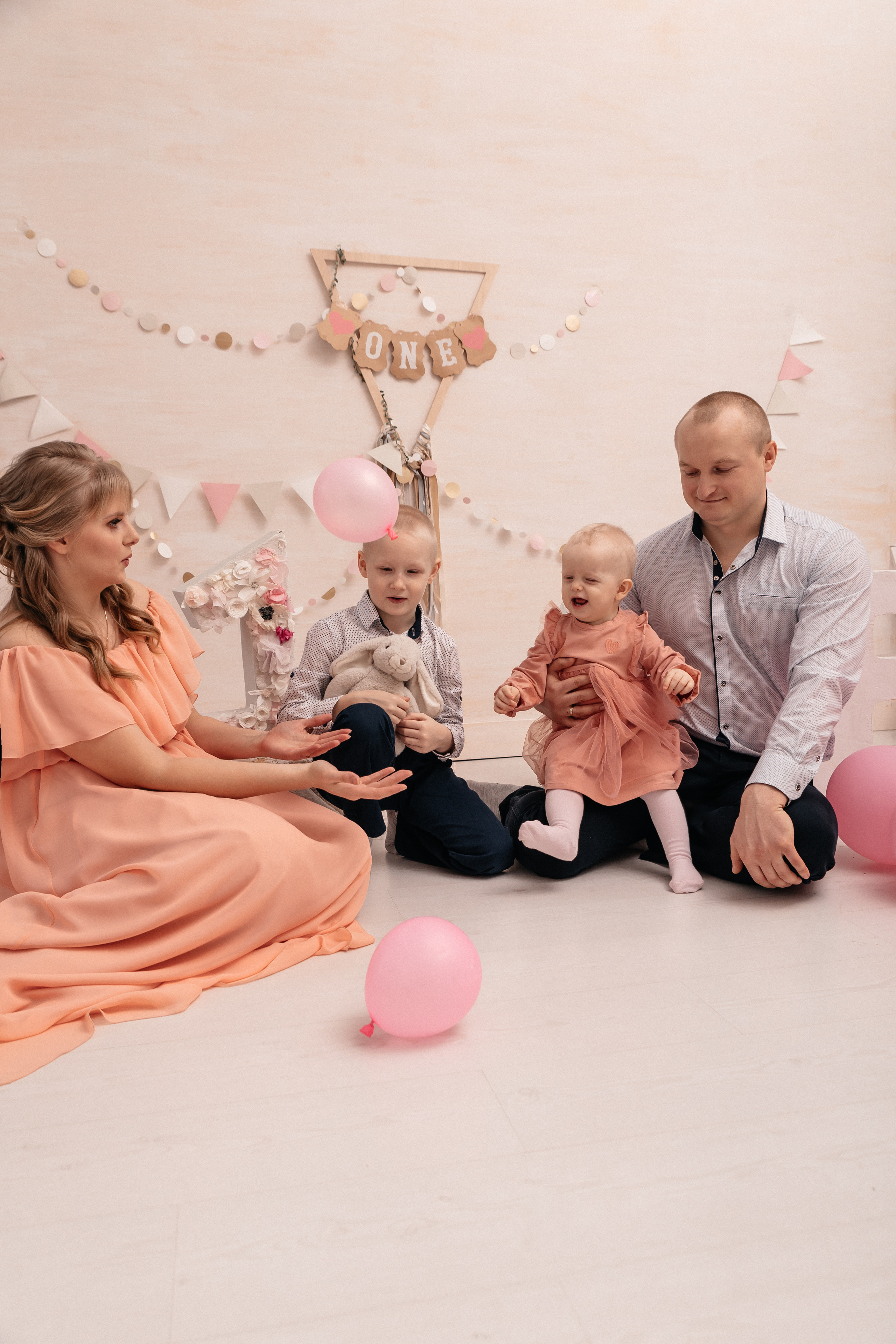 Ксюша, Андрей, Алиса и Паша. Семейный фотограф Минск Усова Ольга