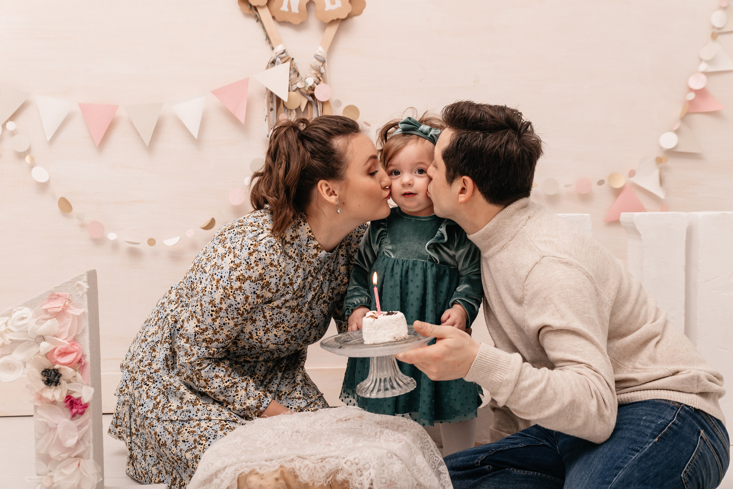 Элла, Андрей и Белла. Семейный фотограф Минск Усова Ольга