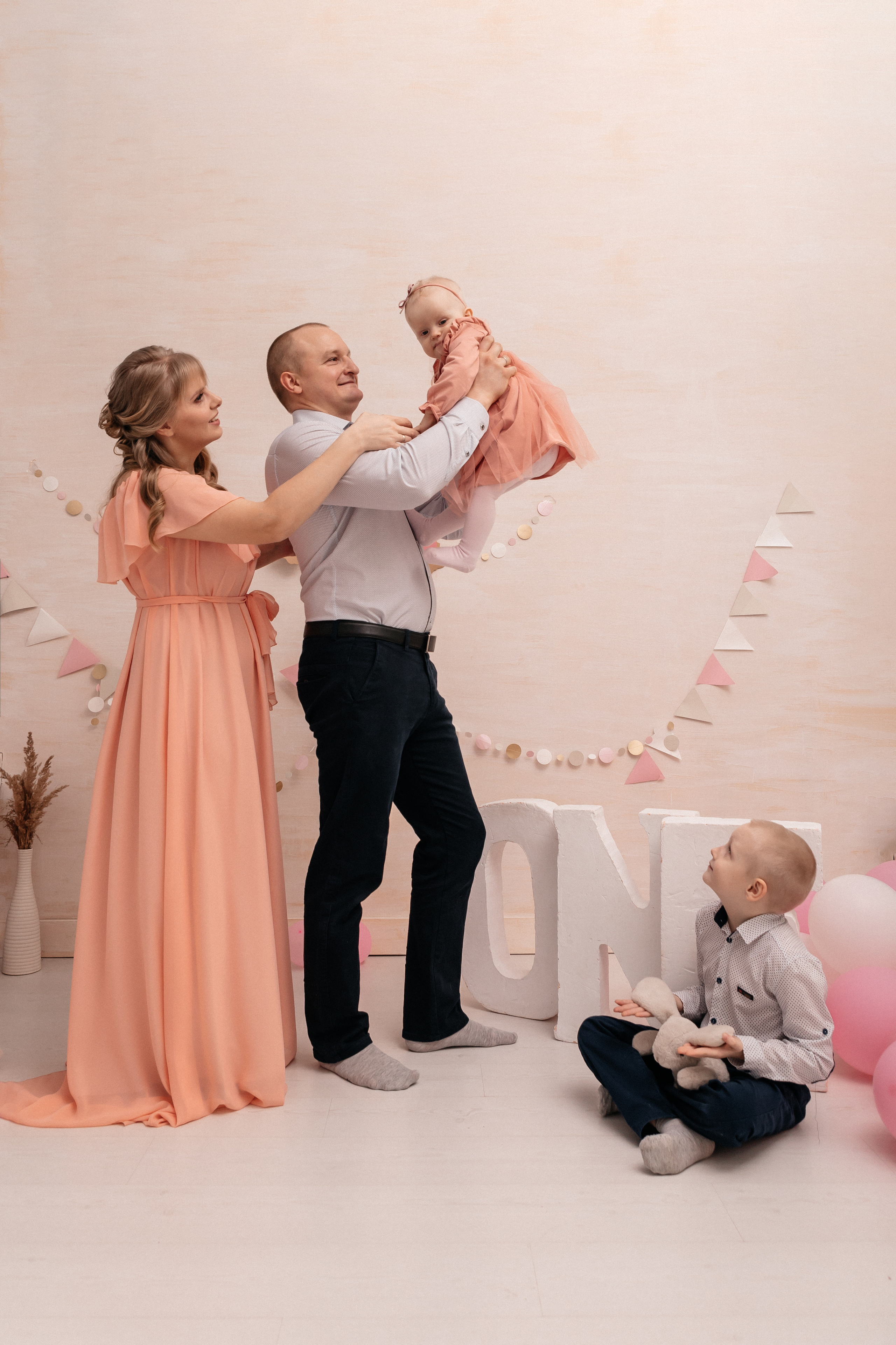 Ксюша, Андрей, Алиса и Паша. Семейный фотограф Минск Усова Ольга