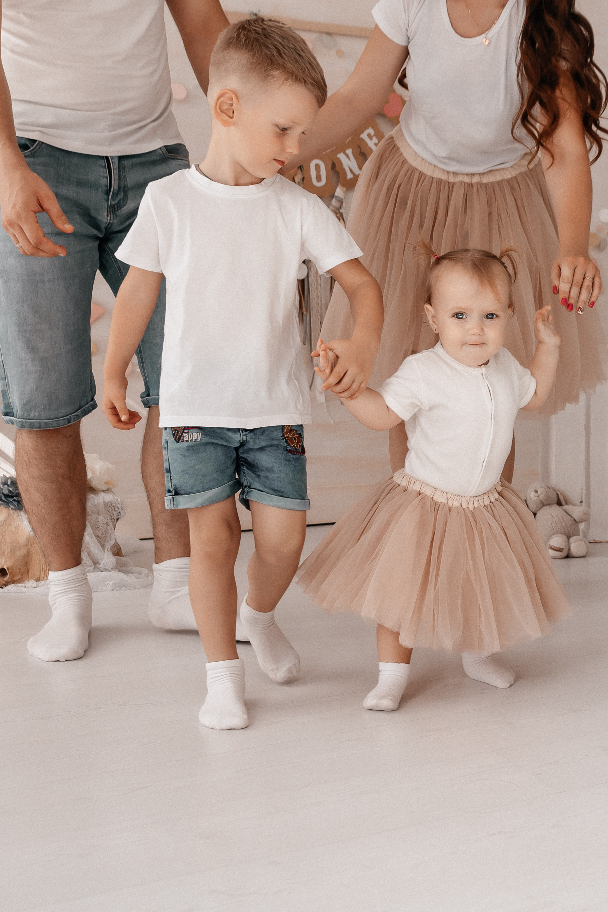 Анна, Дмитрий, Максим и Кира. Семейный фотограф Минск Усова Ольга