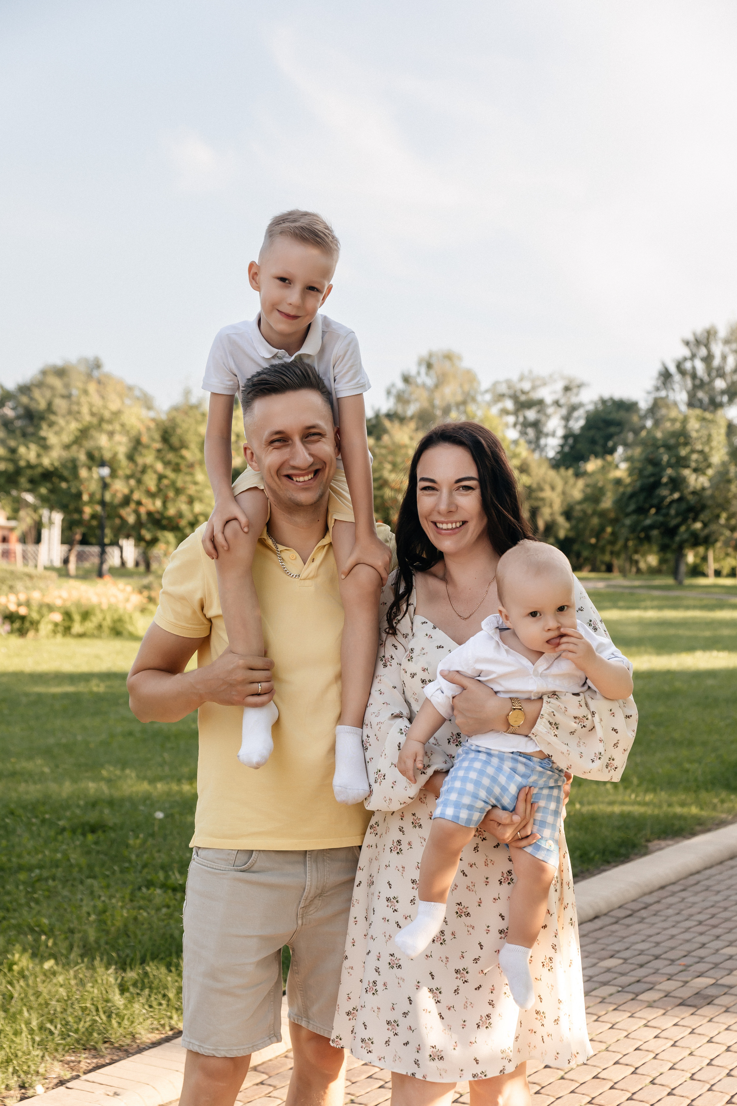 Алеся, Владимир, Рома и Никита. Семейный фотограф Минск Усова Ольга