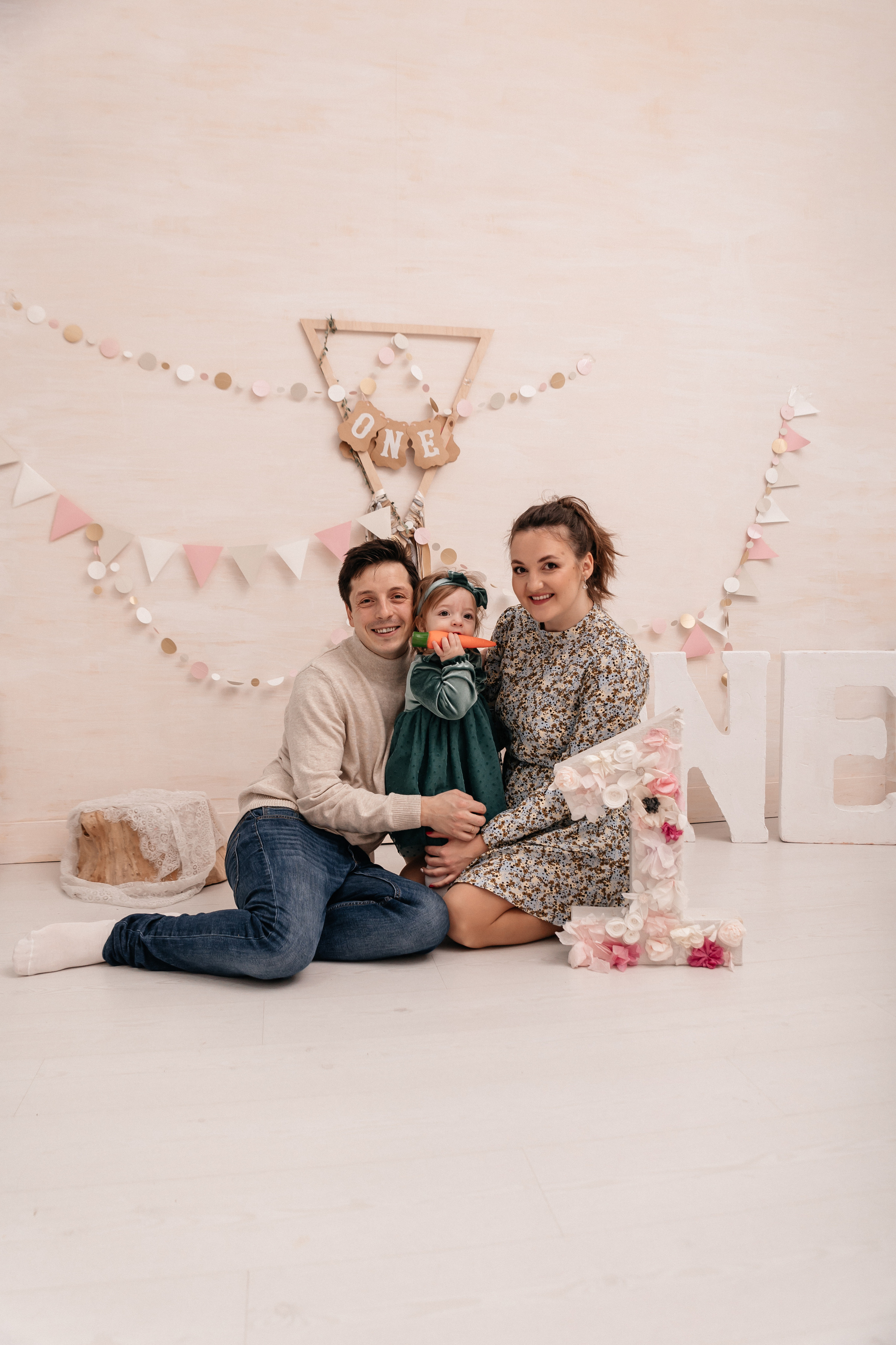 Элла, Андрей и Белла. Семейный фотограф Минск Усова Ольга