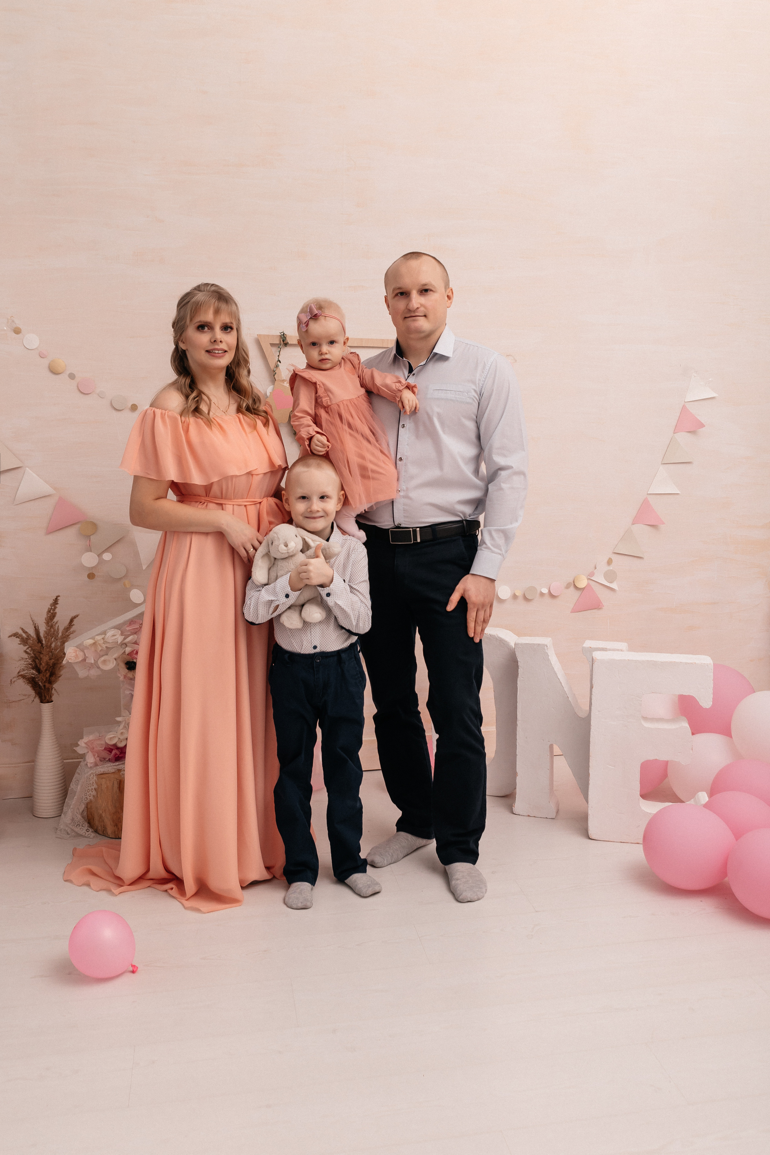 Ксюша, Андрей, Алиса и Паша. Семейный фотограф Минск Усова Ольга