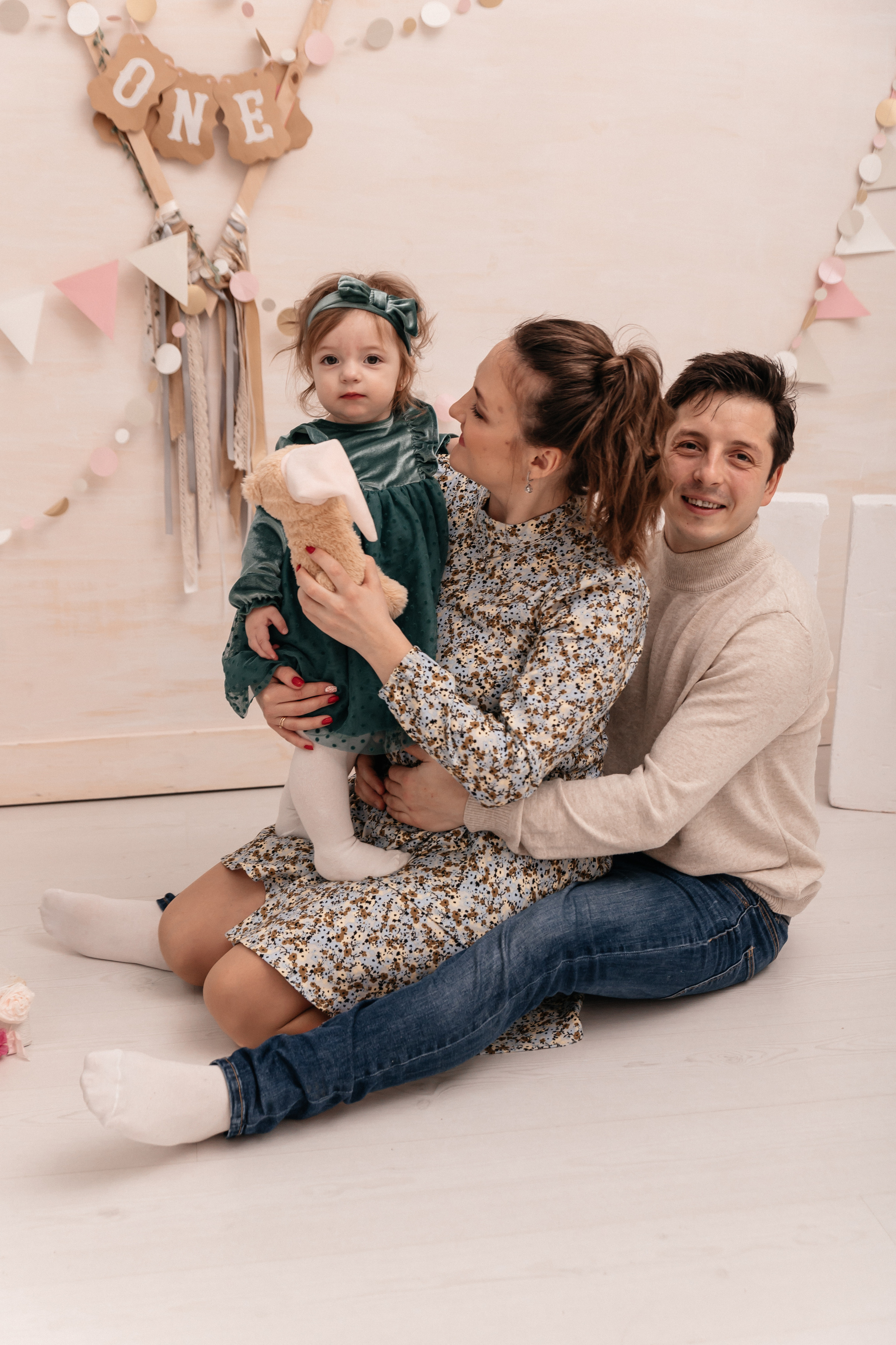 Элла, Андрей и Белла. Семейный фотограф Минск Усова Ольга