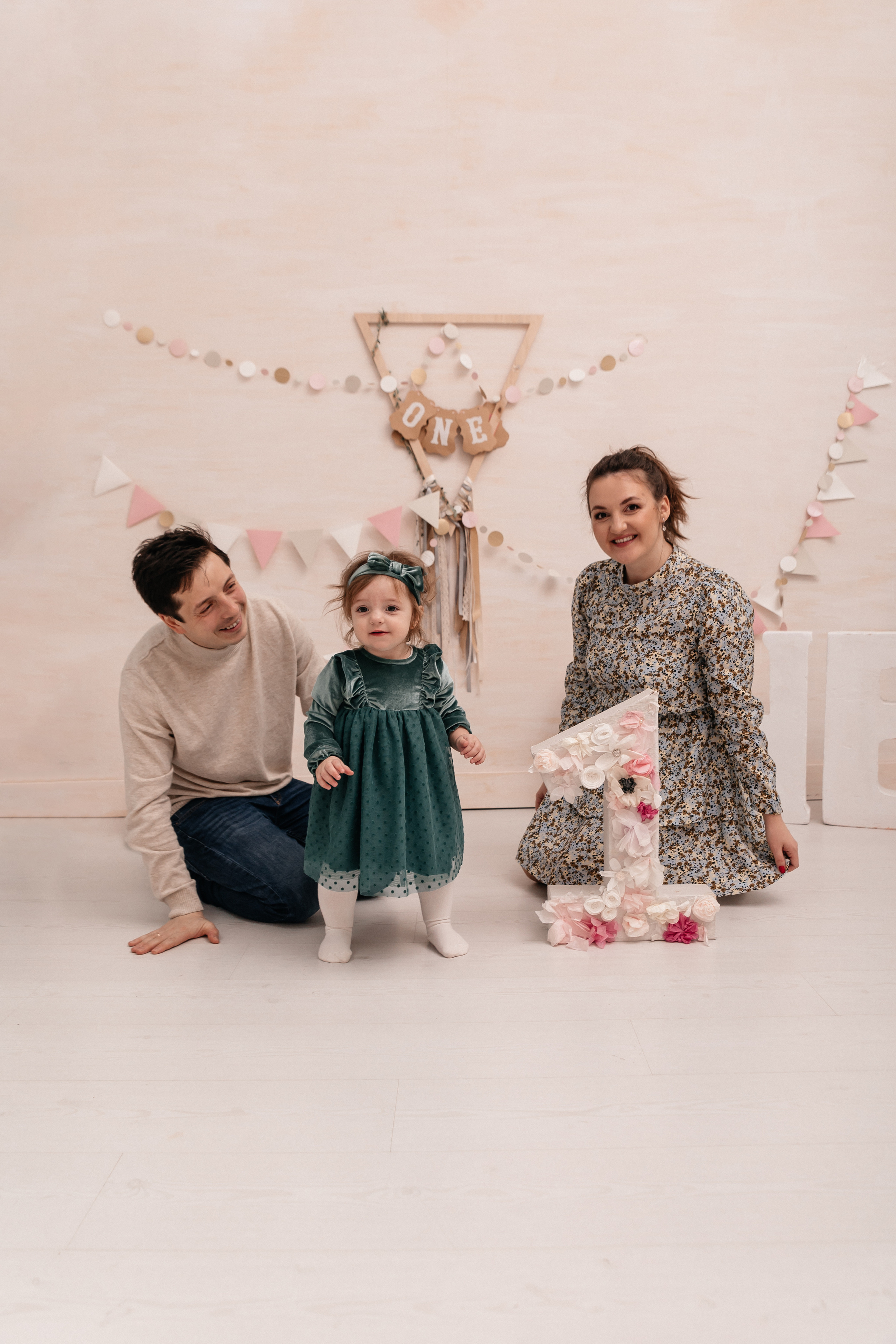 Элла, Андрей и Белла. Семейный фотограф Минск Усова Ольга