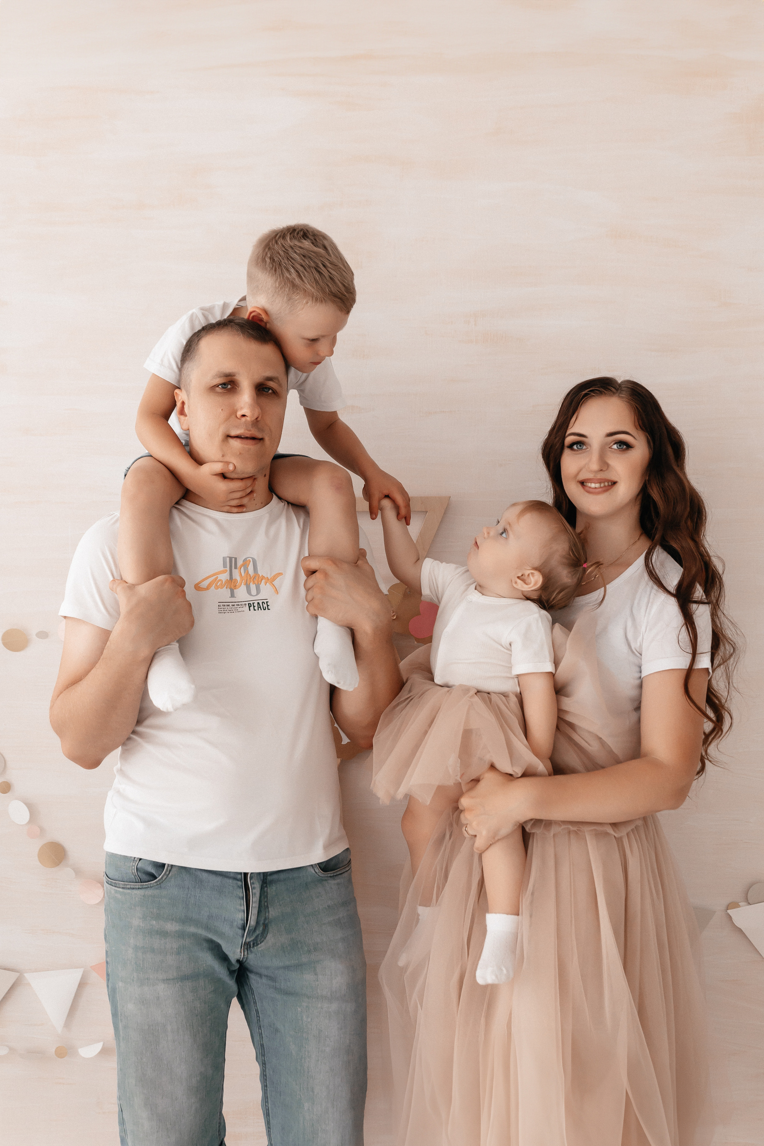 Анна, Дмитрий, Максим и Кира. Семейный фотограф Минск Усова Ольга