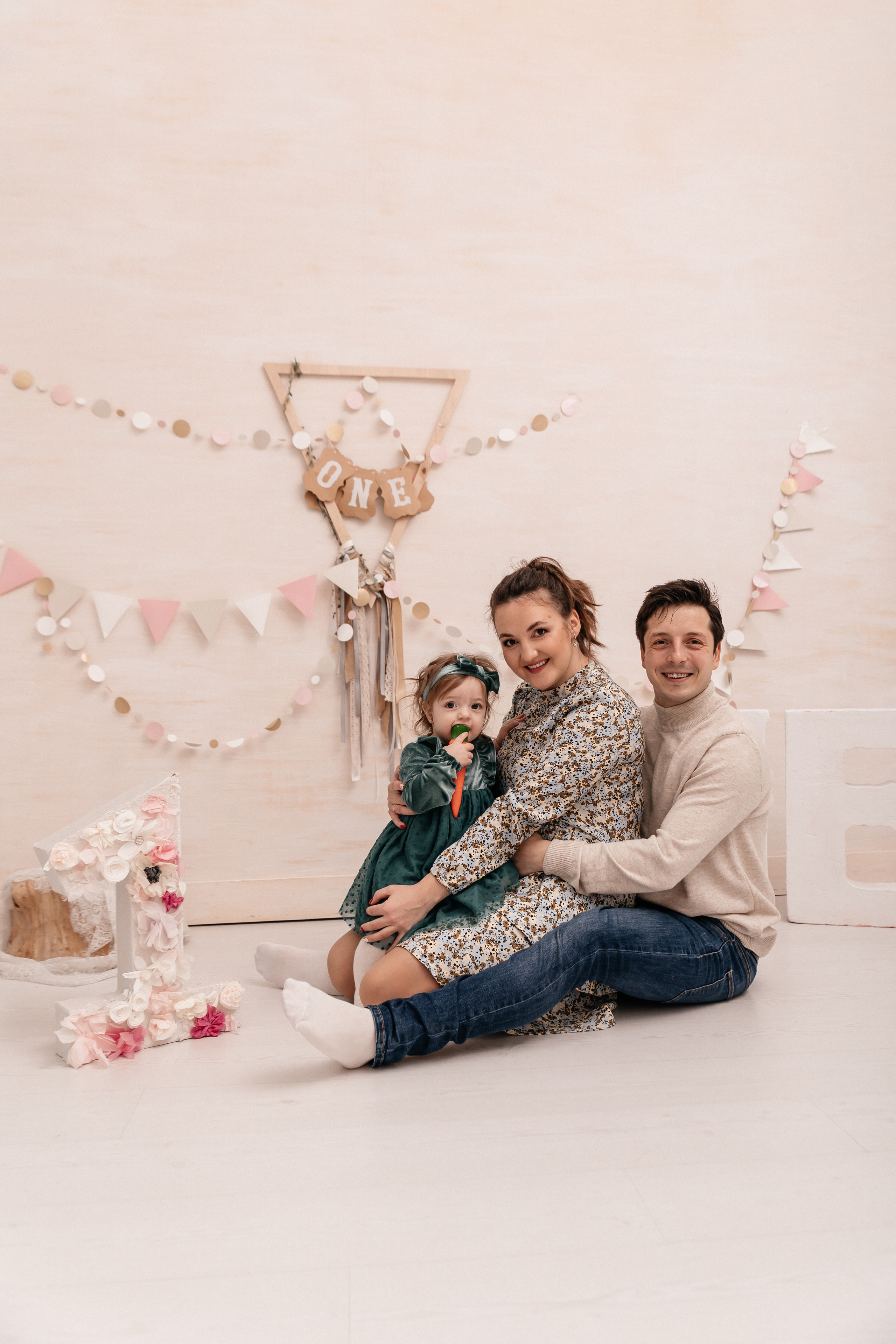 Элла, Андрей и Белла. Семейный фотограф Минск Усова Ольга