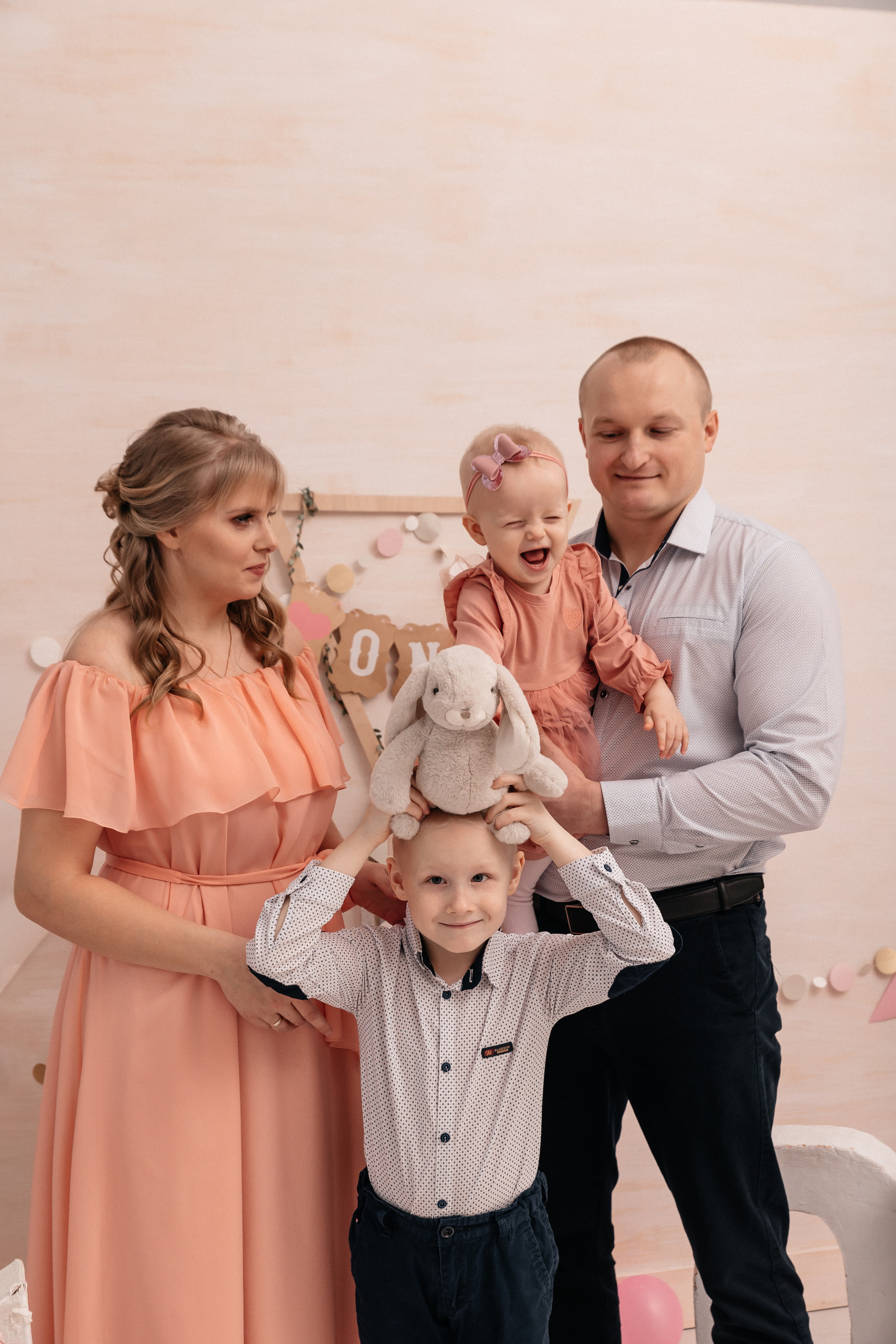 Ксюша, Андрей, Алиса и Паша. Семейный фотограф Минск Усова Ольга