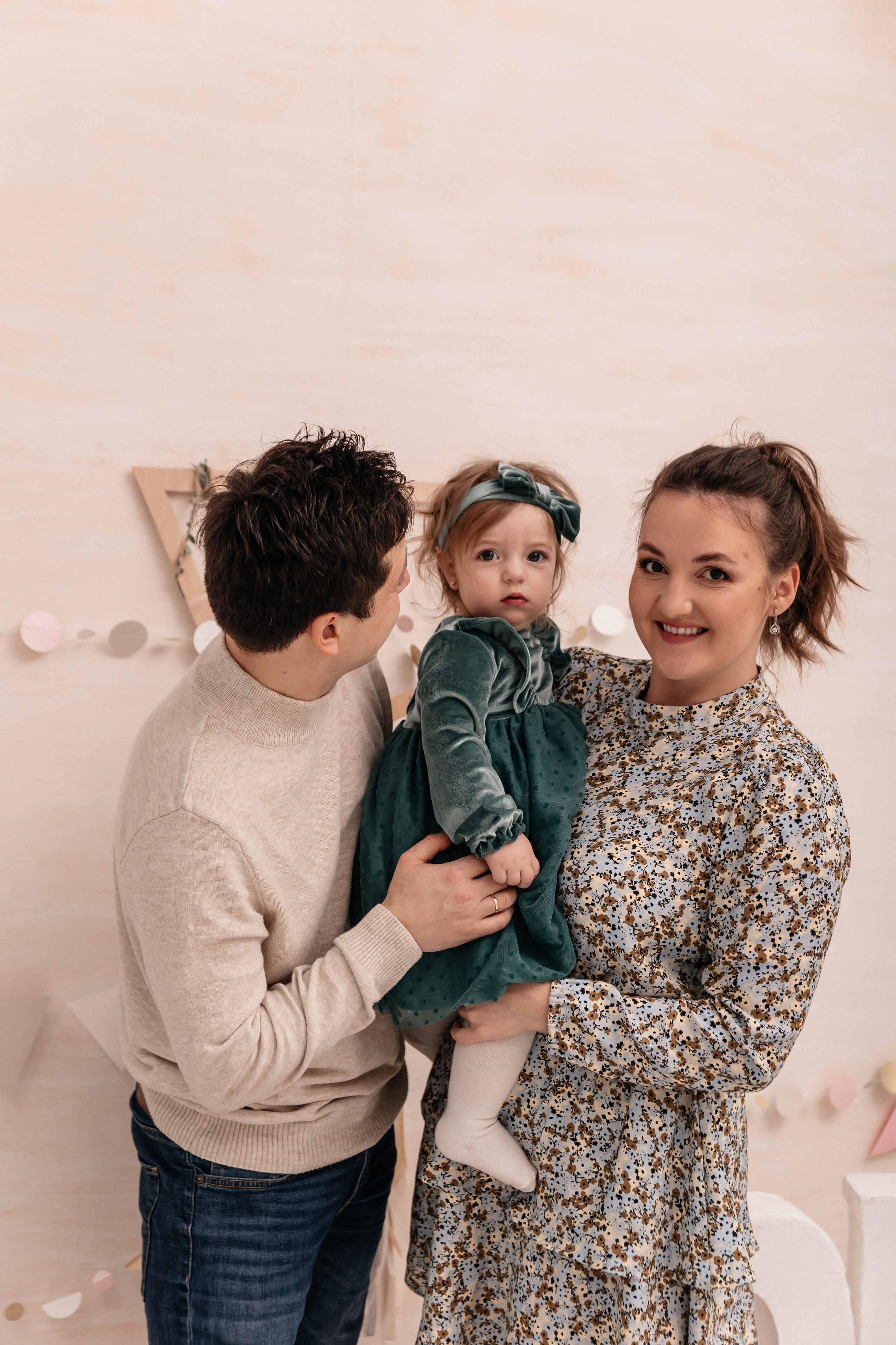 Элла, Андрей и Белла. Семейный фотограф Минск Усова Ольга