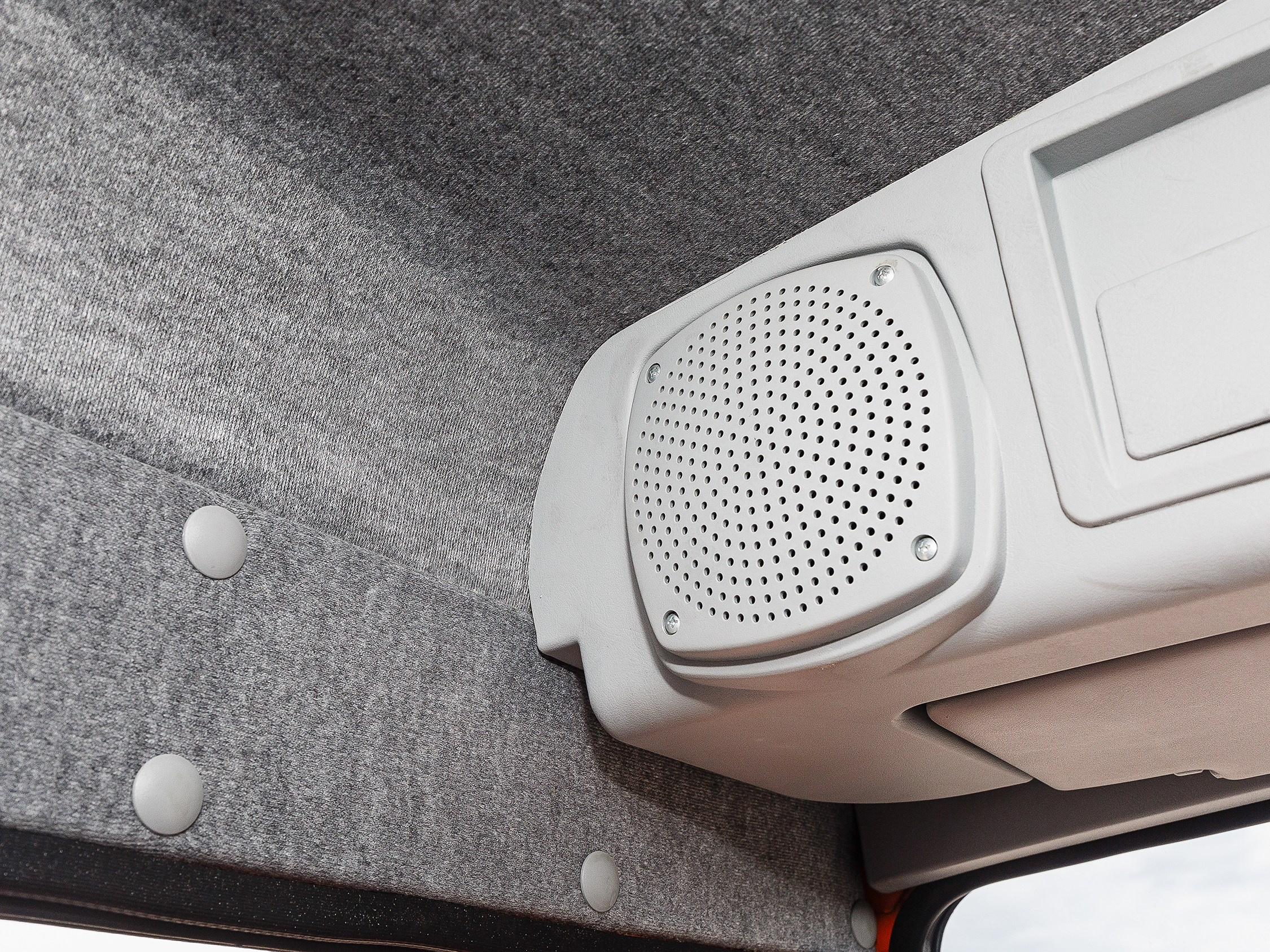 Профессиональная съёмка легковых автомобилей и большегрузов для продажи и контента. Выездная фотосессия спецтехники в Санкт-Петербурге. Репортажный фотограф Сергей Пушкин в СПб. Промышленная фотосъёмка авто. Фотограф для дилеров и производителей. 