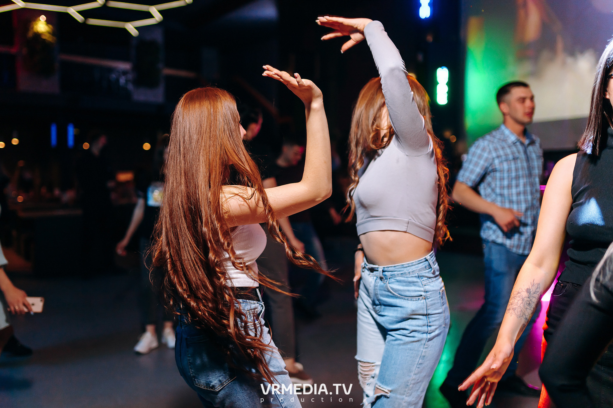 Выходные в баре «DOSKI»