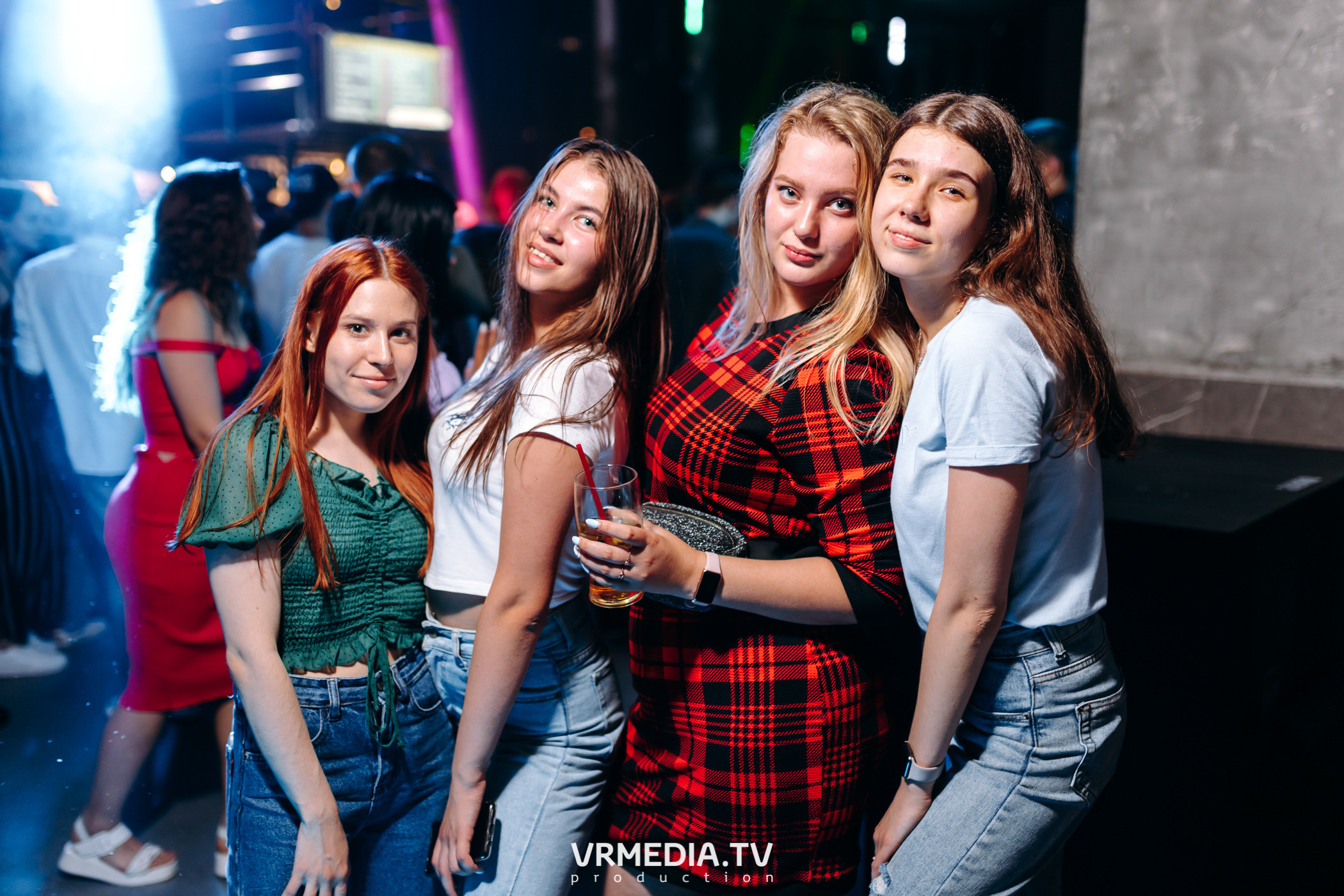 Выходные в баре «DOSKI»